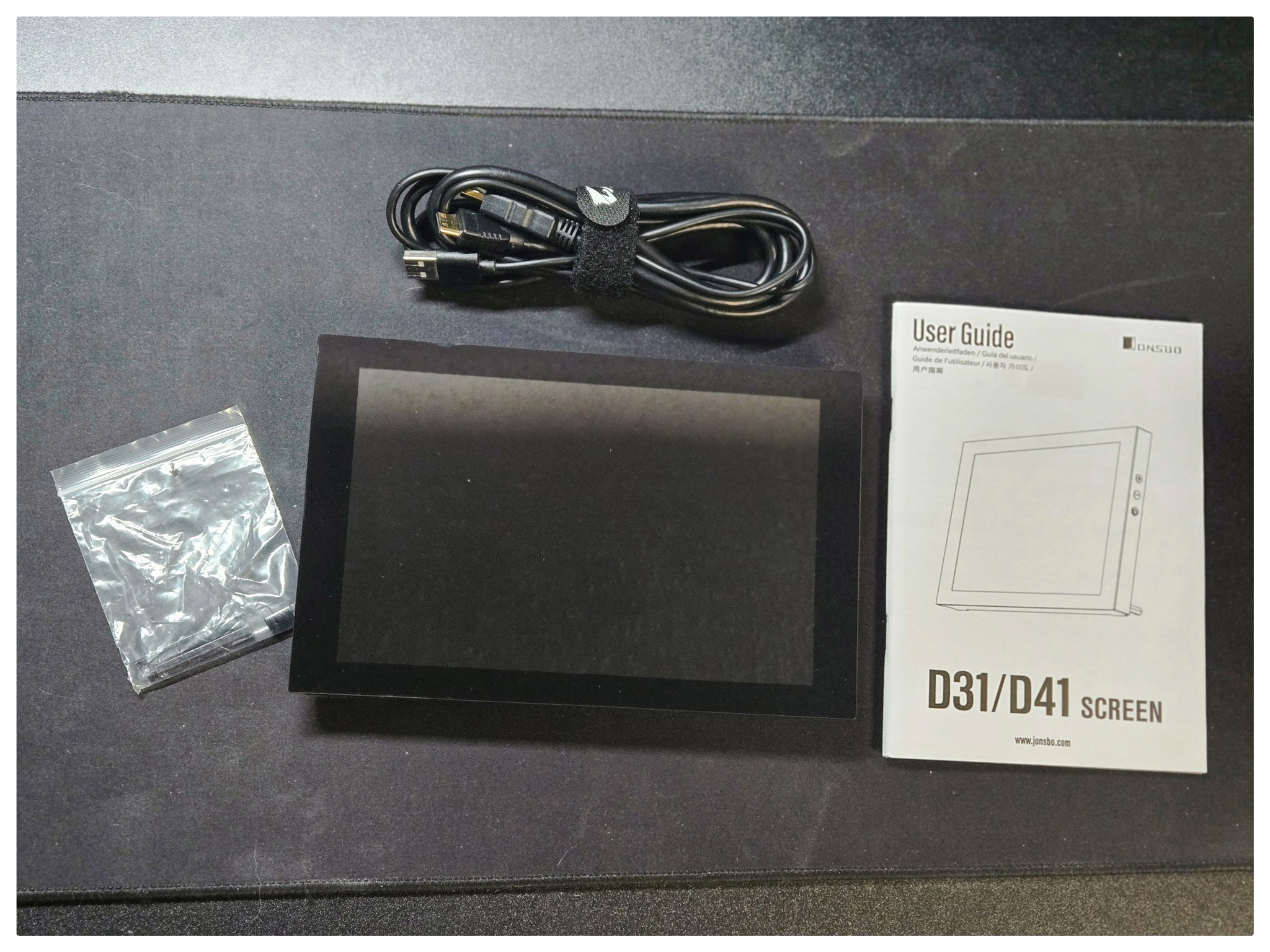 8" LCD Screen | 1280x800 Resolution