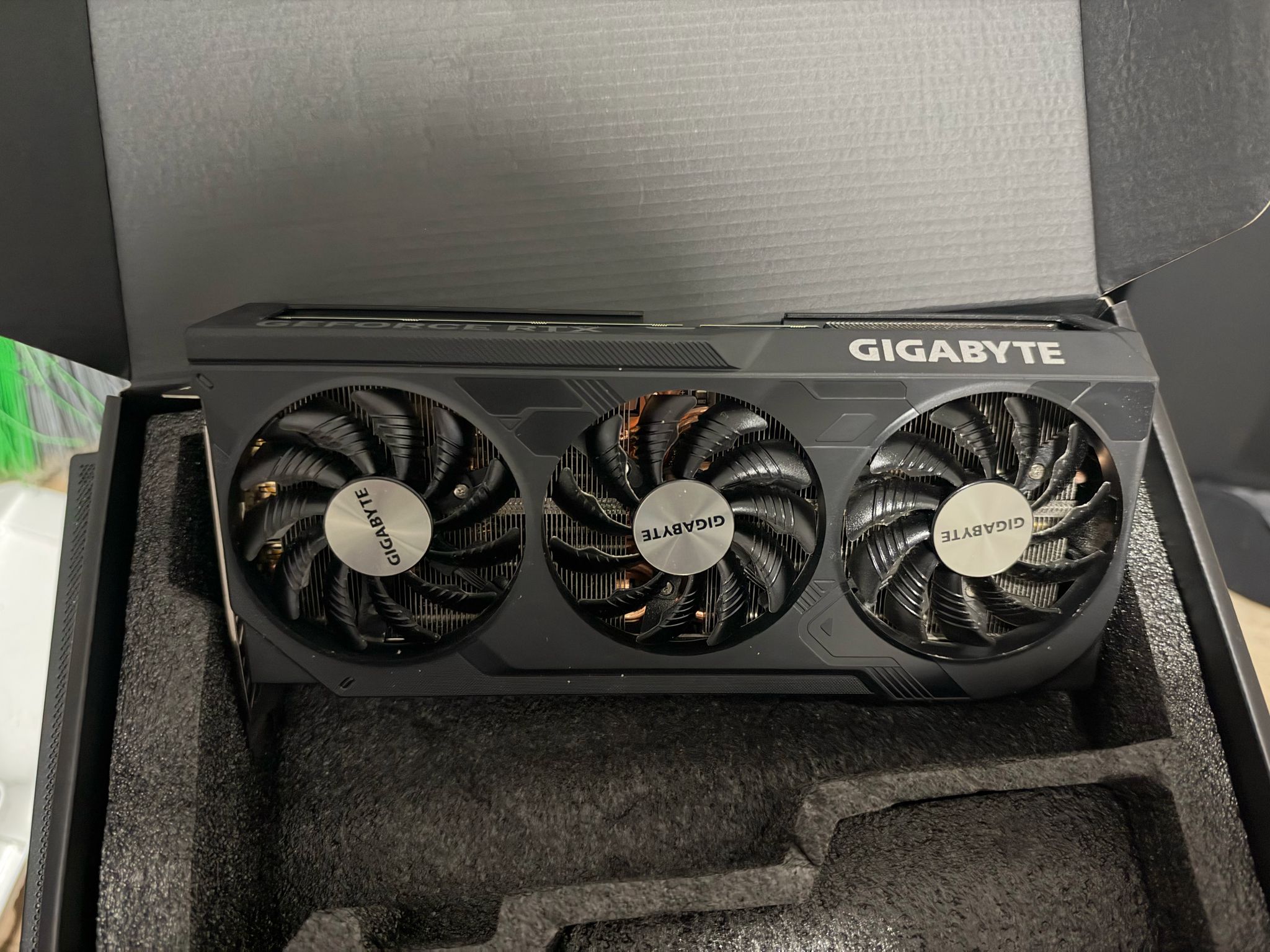GIGABYTE WINDFORCE OC GeForce RTX 4070 Ti SUPER