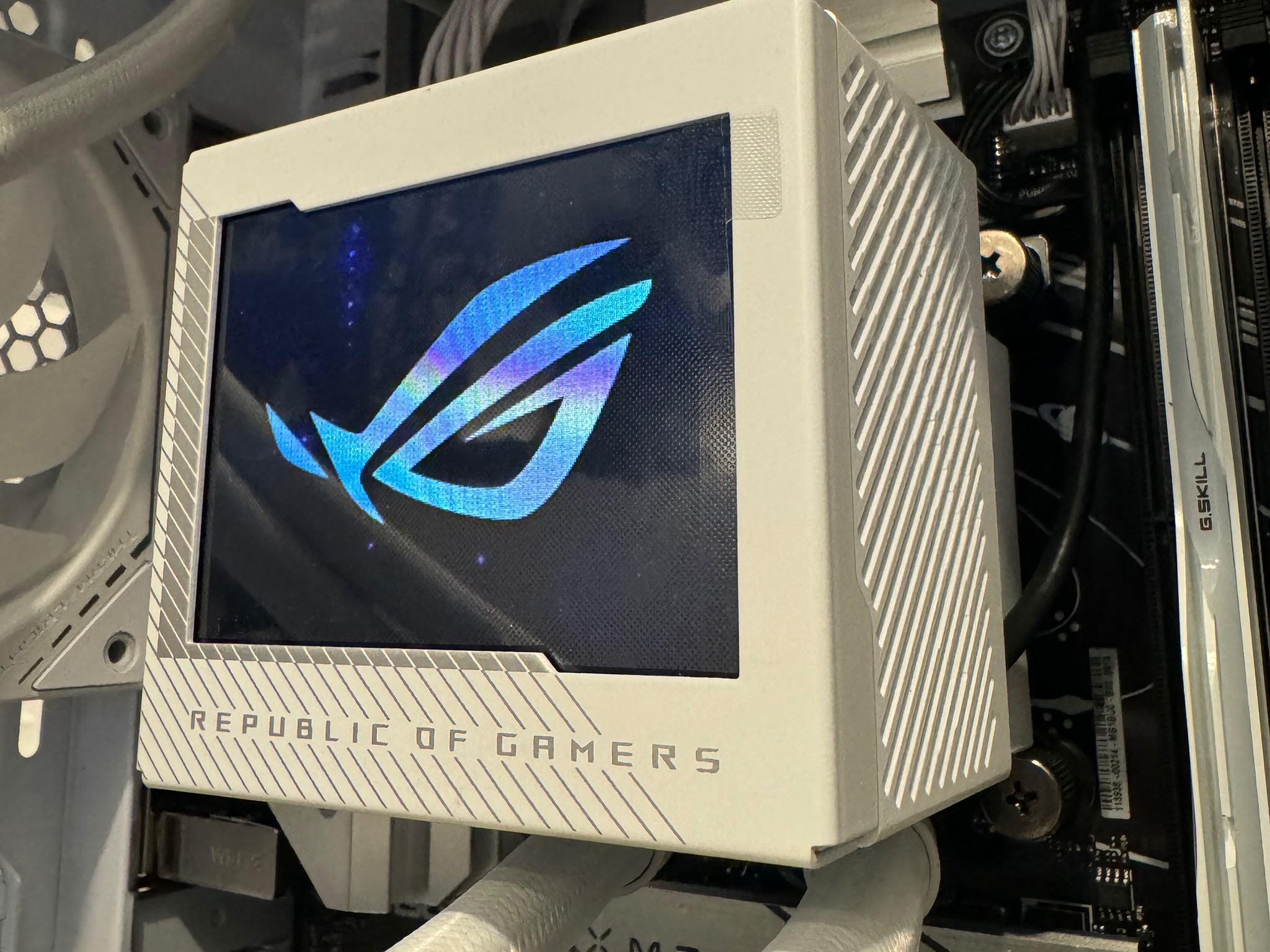 “White Knight”, Ryzen 7 7800X3D, White STRIX 4080, Asus gaming pc with 64gb DDR5, 2tb, and Wifi 6E
