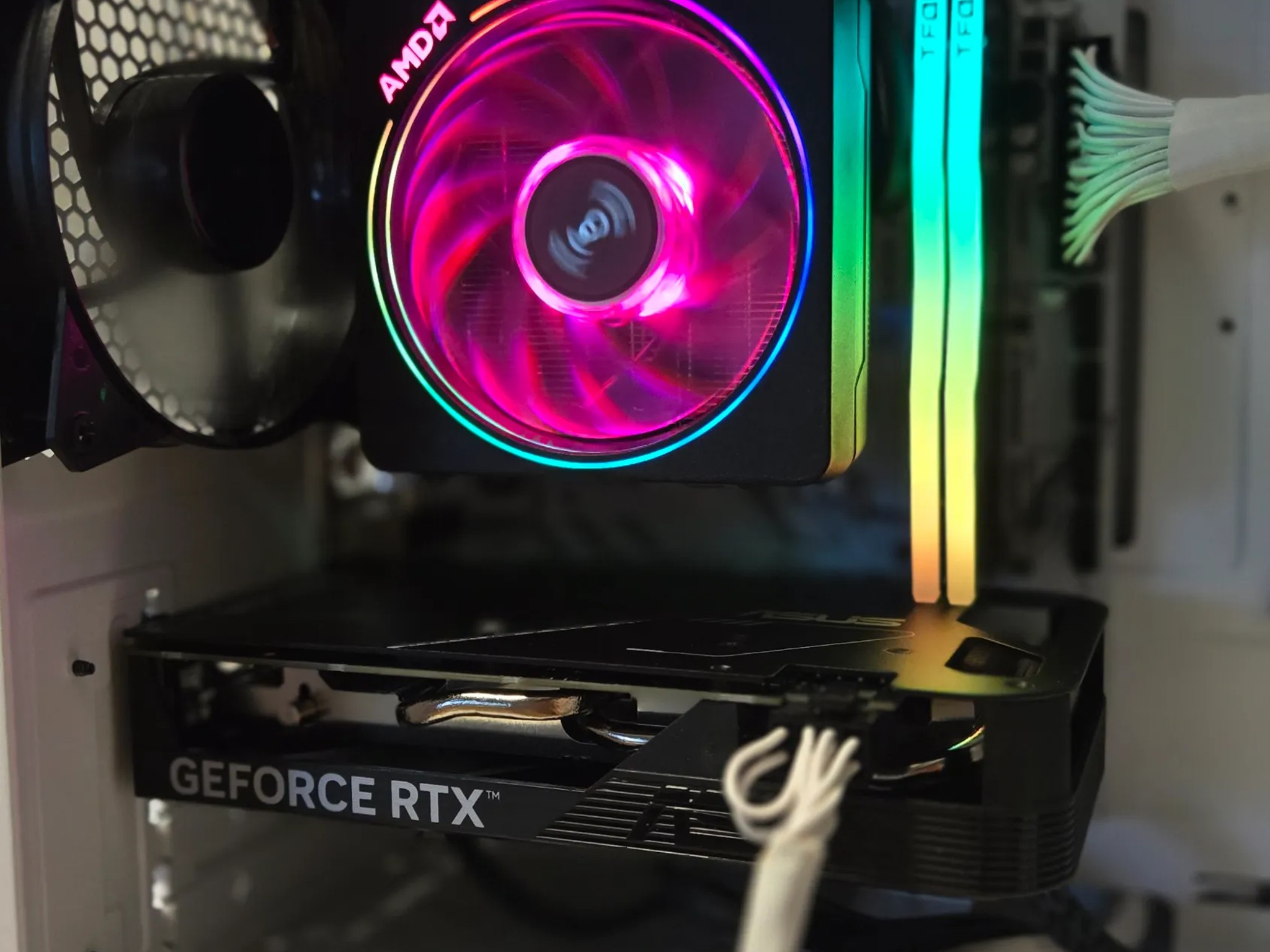 👻 White Phantom 👽 – Ryzen 7 + RTX 4060 | 32GB RGB | 1TB NVMe | Sleek & Powerful