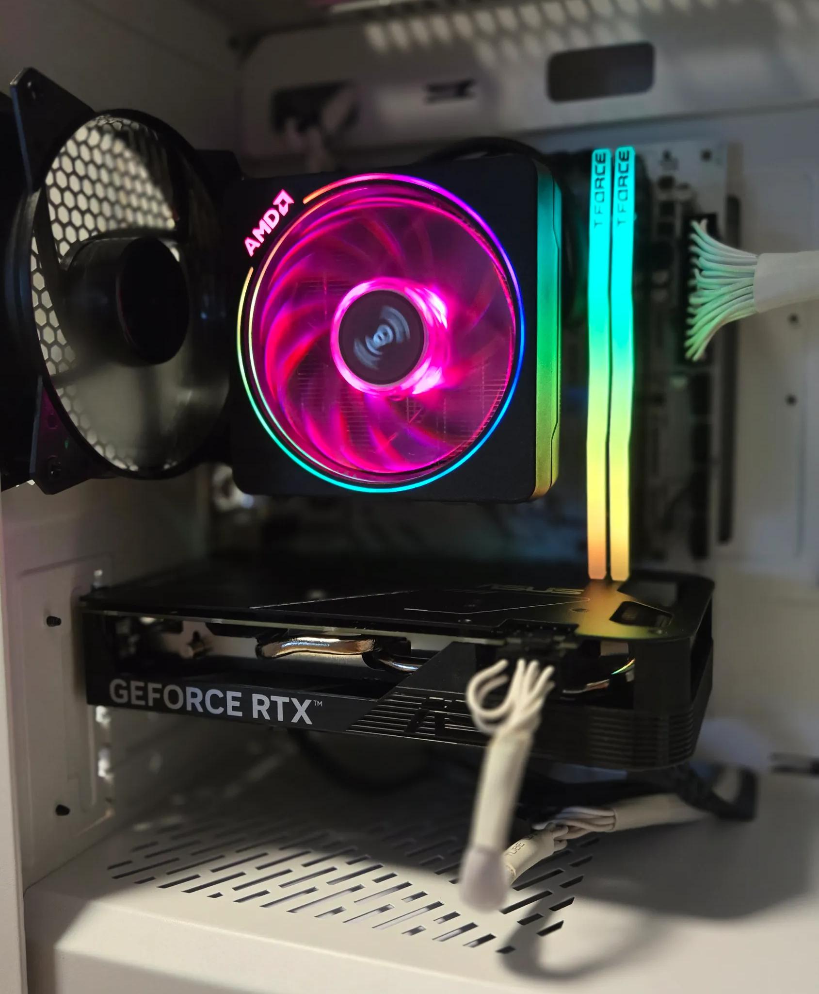 👻 White Phantom 👽 – Ryzen 7 + RTX 4060 | 32GB RGB | 1TB NVMe | Sleek & Powerful