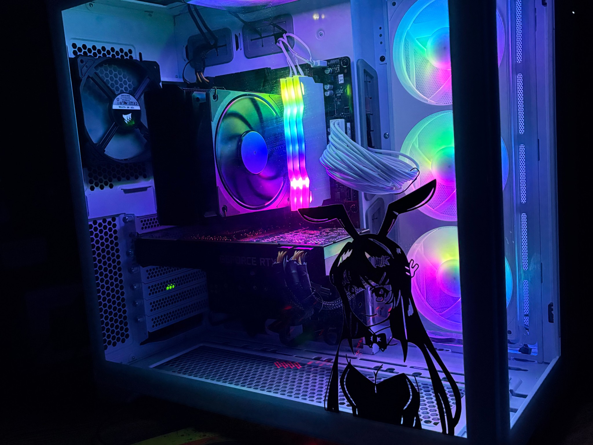 Project Cinna WhiteRainbow Gaming PC