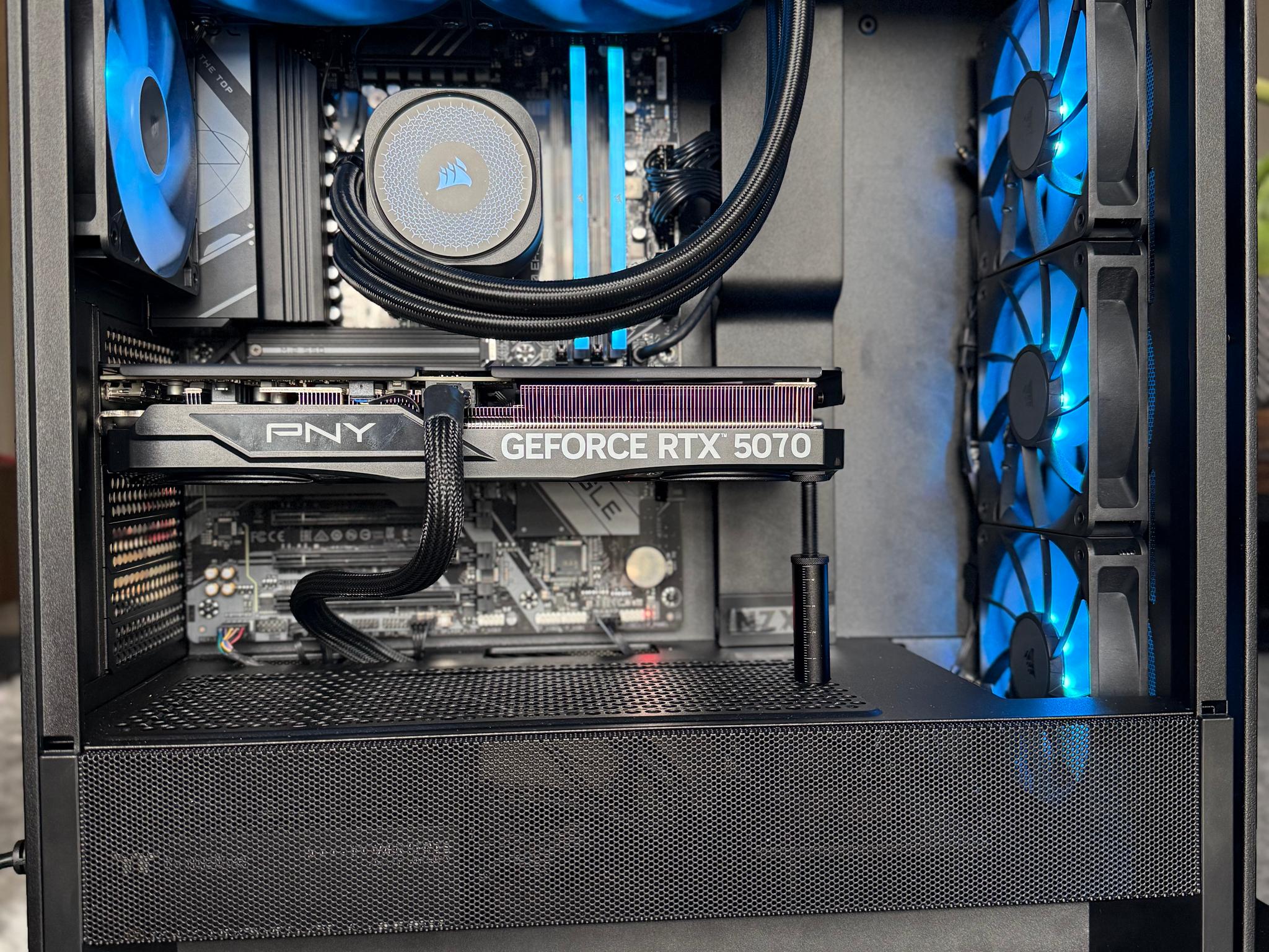RTX 5070 - 7600X - 2TB NVMe Gaming Pc