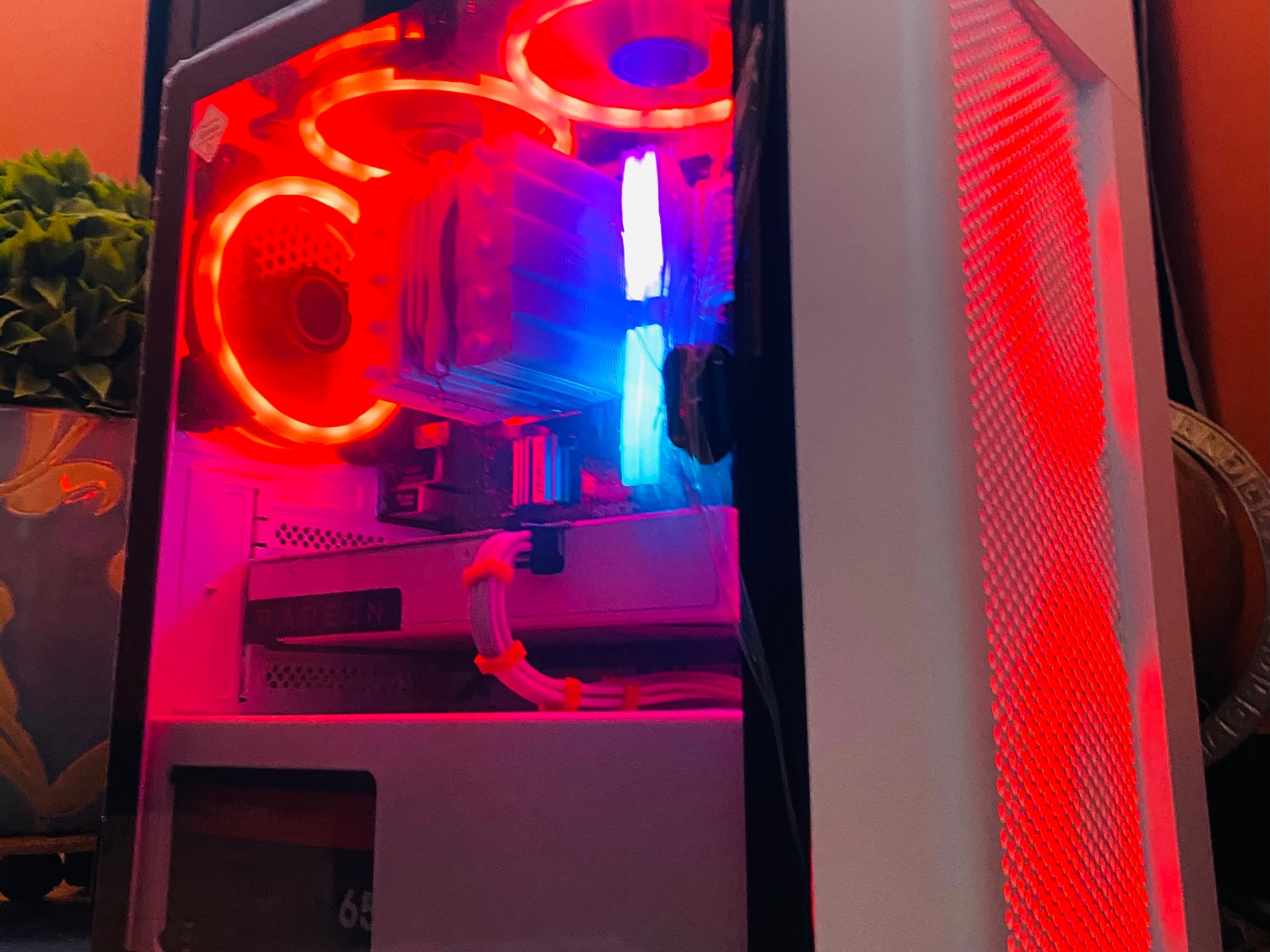 (🔫👉💰) Intel 9th Gen |RX 480 8GB| 16GB Gloway DDR4 RGB RAM| 1TB SSD| Windows 11 Home