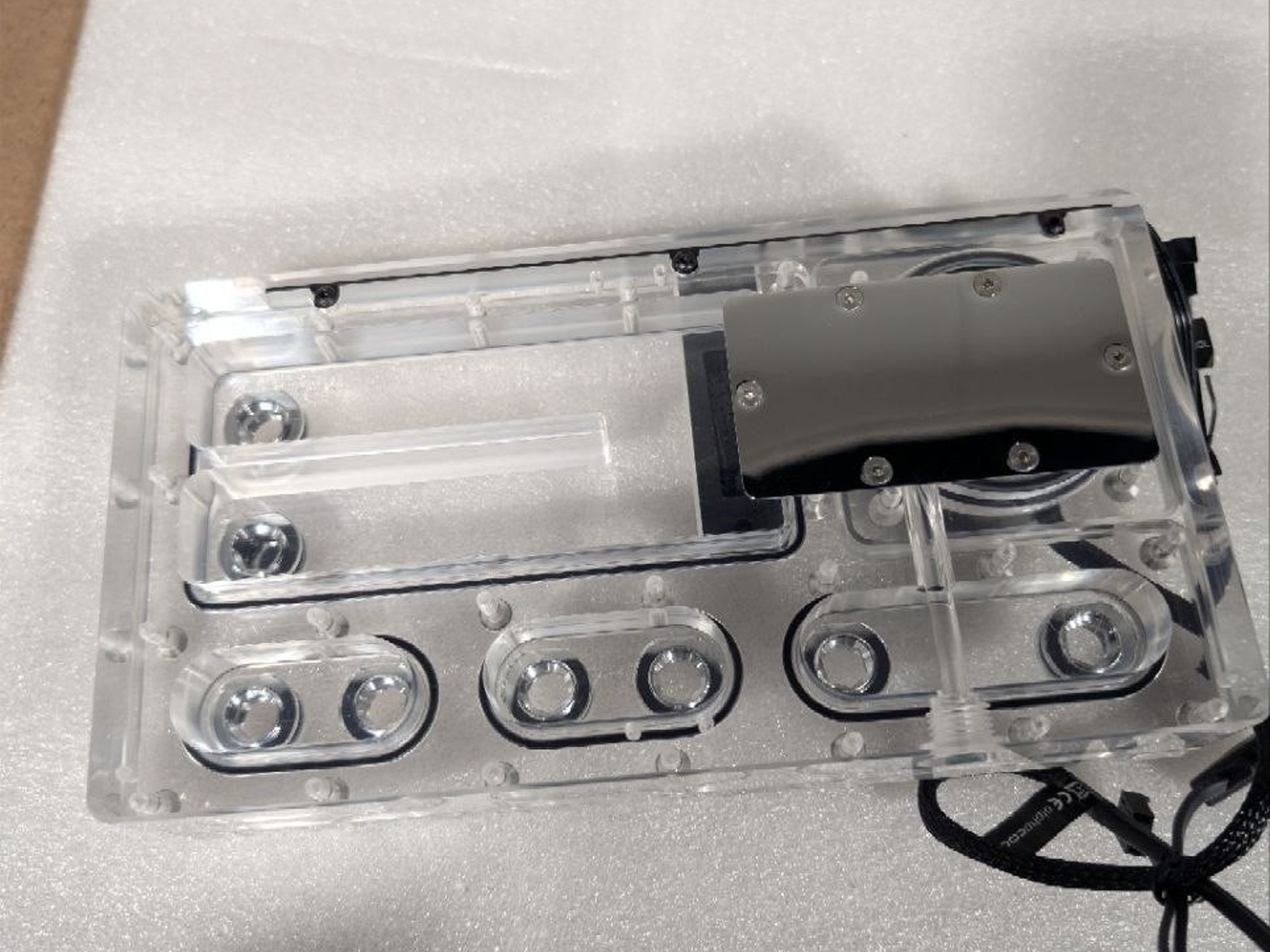 Alphacool Core Distro Plate 240 Right with VPP Pump (15478)