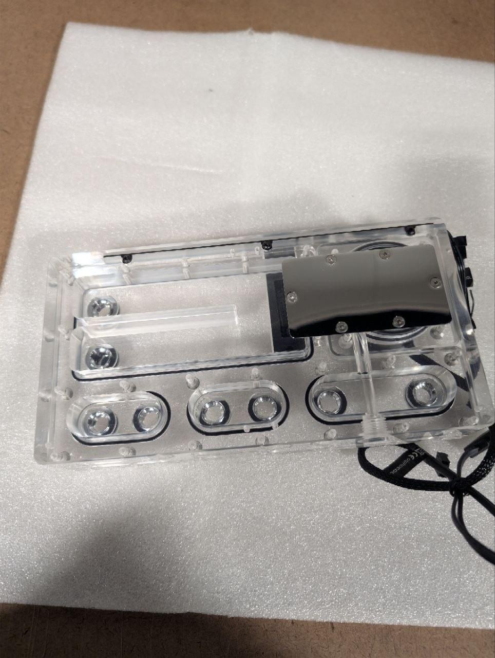 Alphacool Core Distro Plate 240 Right with VPP Pump (15478)