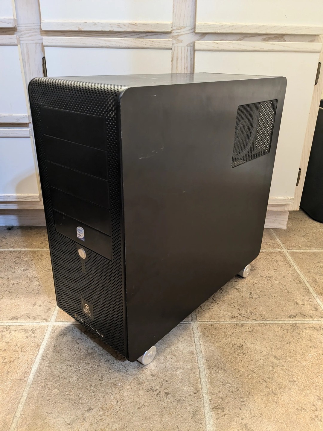 Lian Li V1000 Retro Mac Pro Hackintosh ATX Case | Jawa