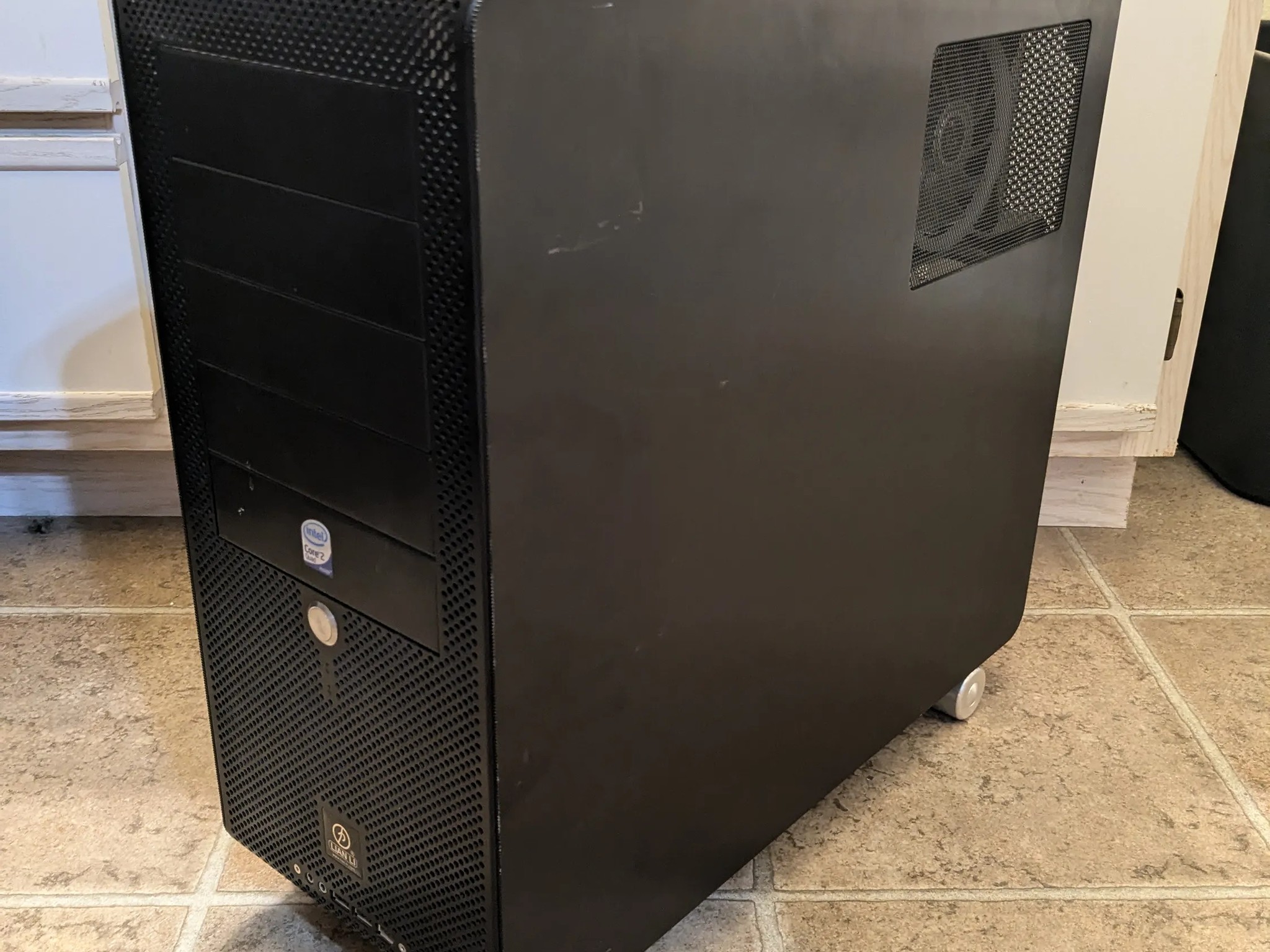 Lian Li V1000 Retro Mac Pro Hackintosh ATX Case