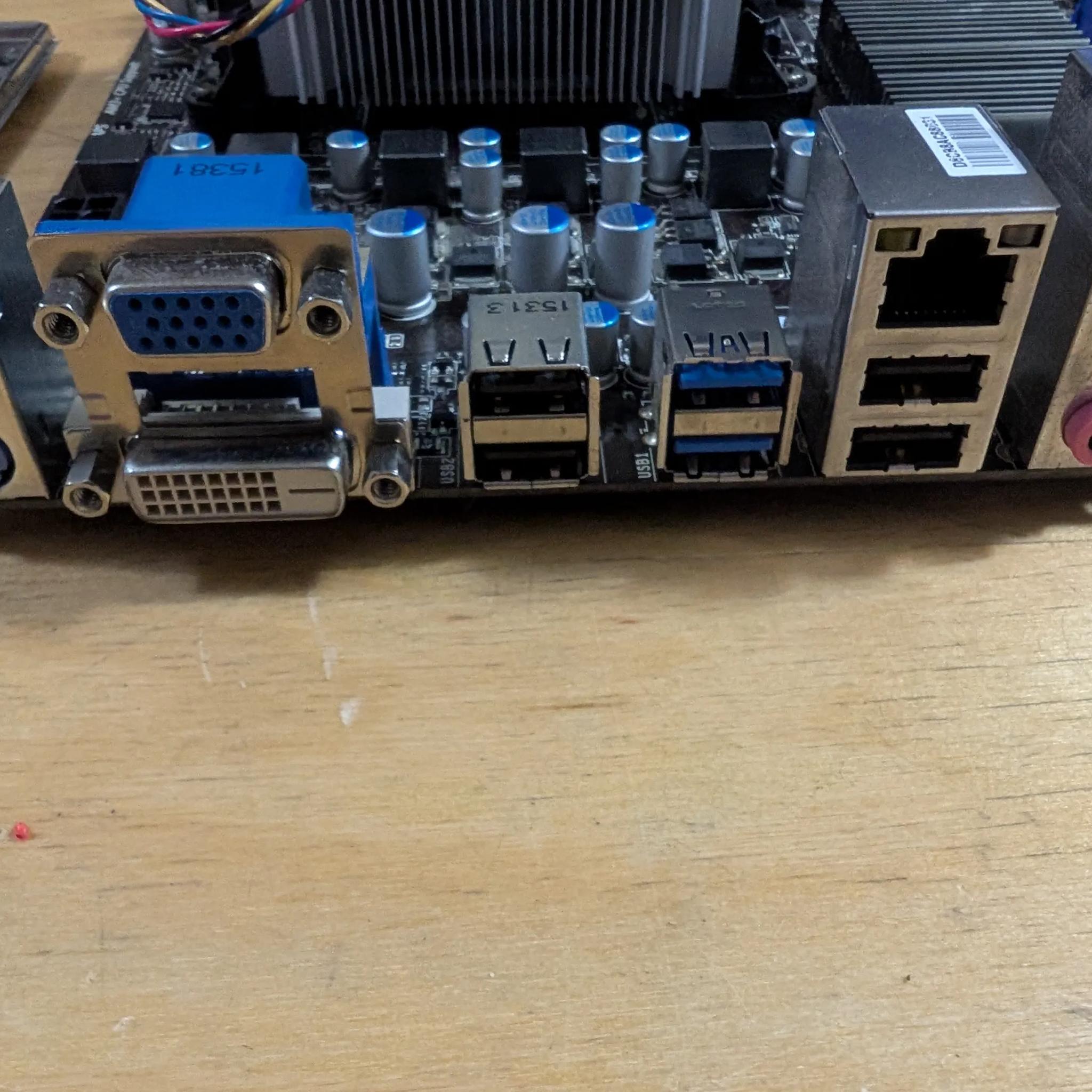 AMD FX 6300 + MSI 760 matx + 16gb DDR3 + GTX 770 2gb + 128gb SSD