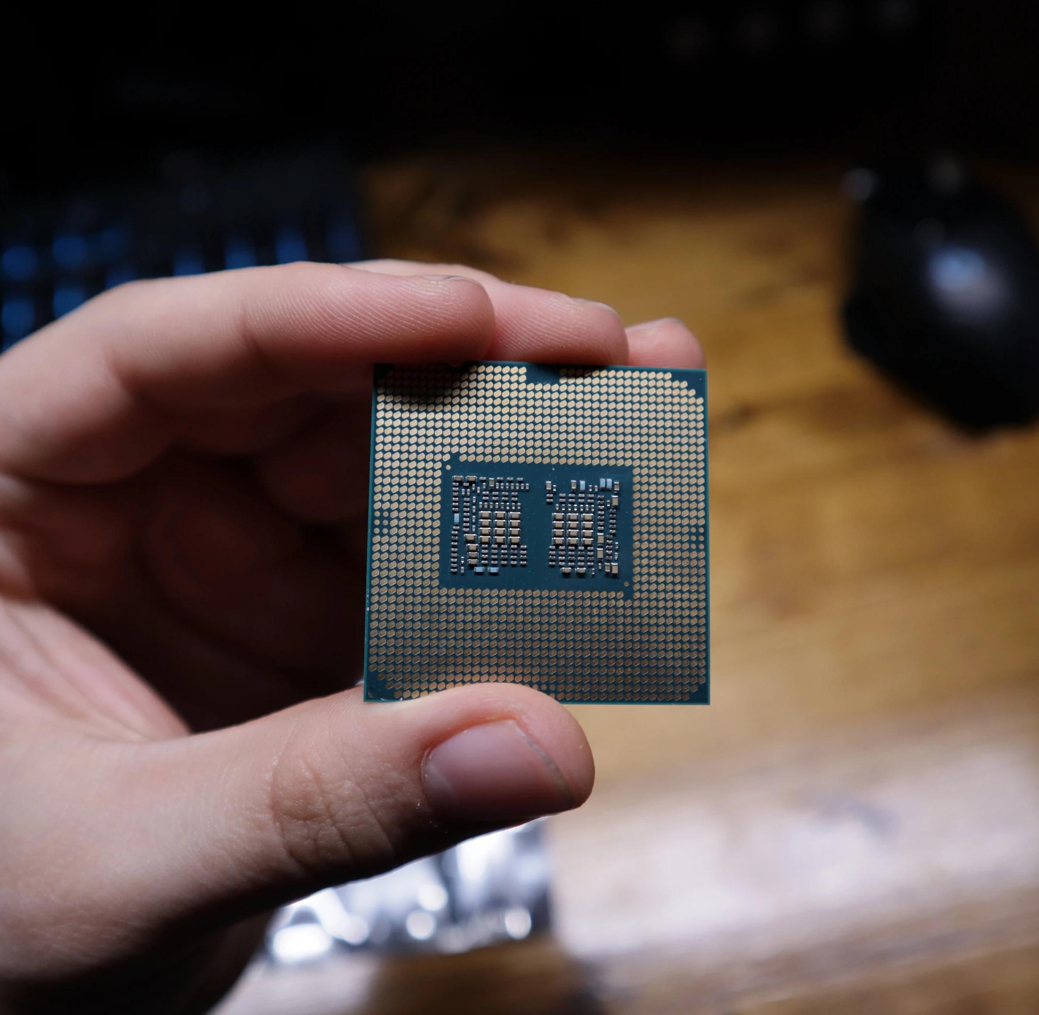[Bundle] [Used] Intel core i7 10700KF Bundle with [Free] msi 120MM aio cooler.