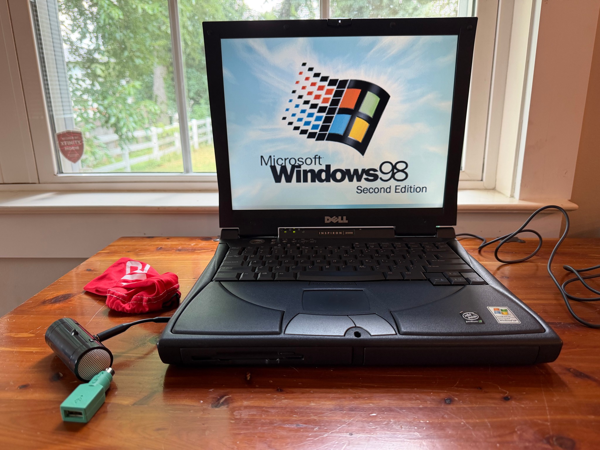 Dell Pentium 3 Windows 98 Laptop