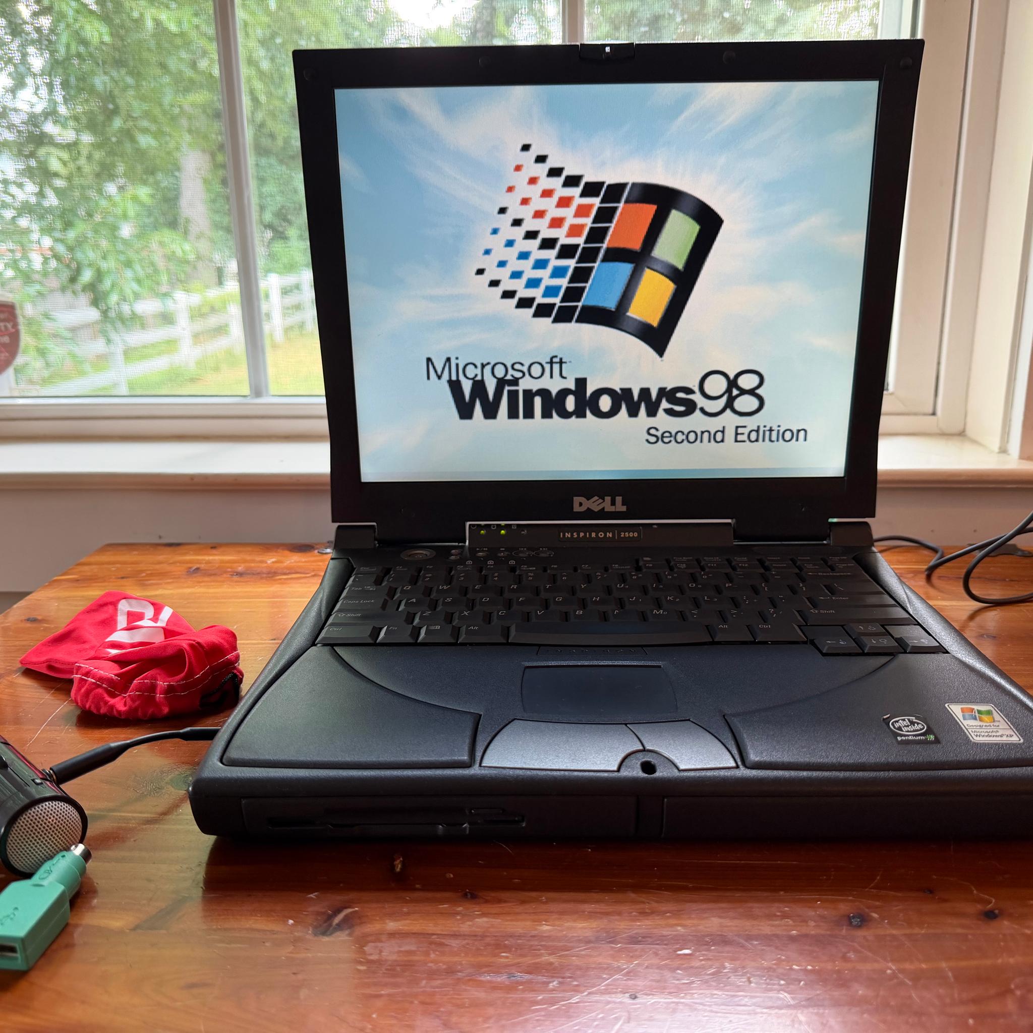Dell Pentium 3 Windows 98 Laptop