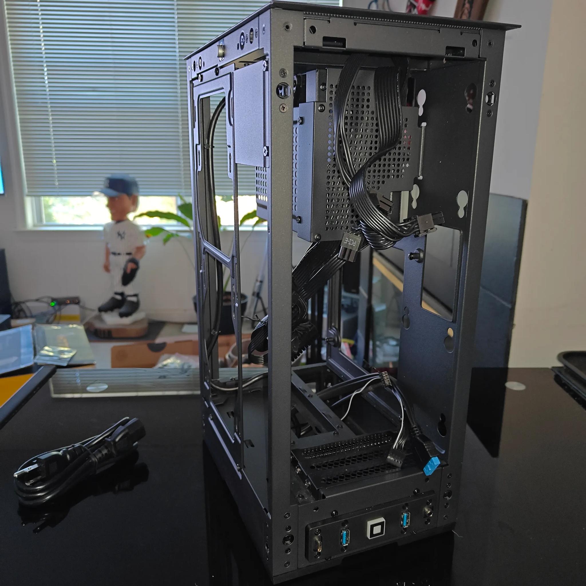 Black Hyte Revolt 3 w/ 700W Modular 80+ Gold PSU