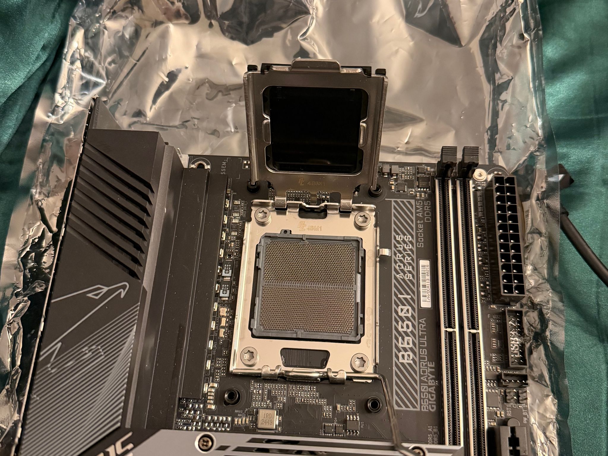 Gigabyte B650I AORUS ULTRA Mini ITX AM5 Motherboard