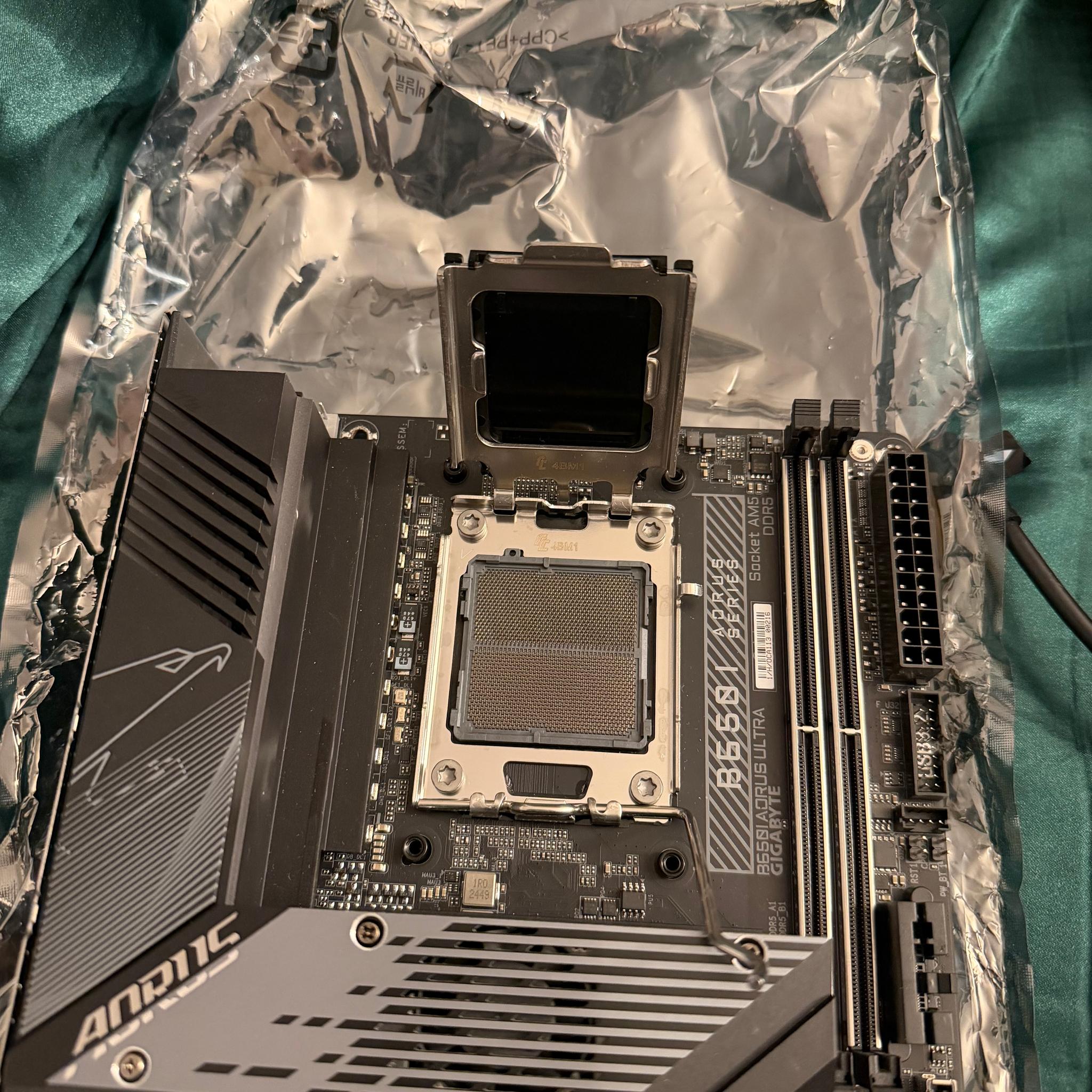 Gigabyte B650I AORUS ULTRA Mini ITX AM5 Motherboard