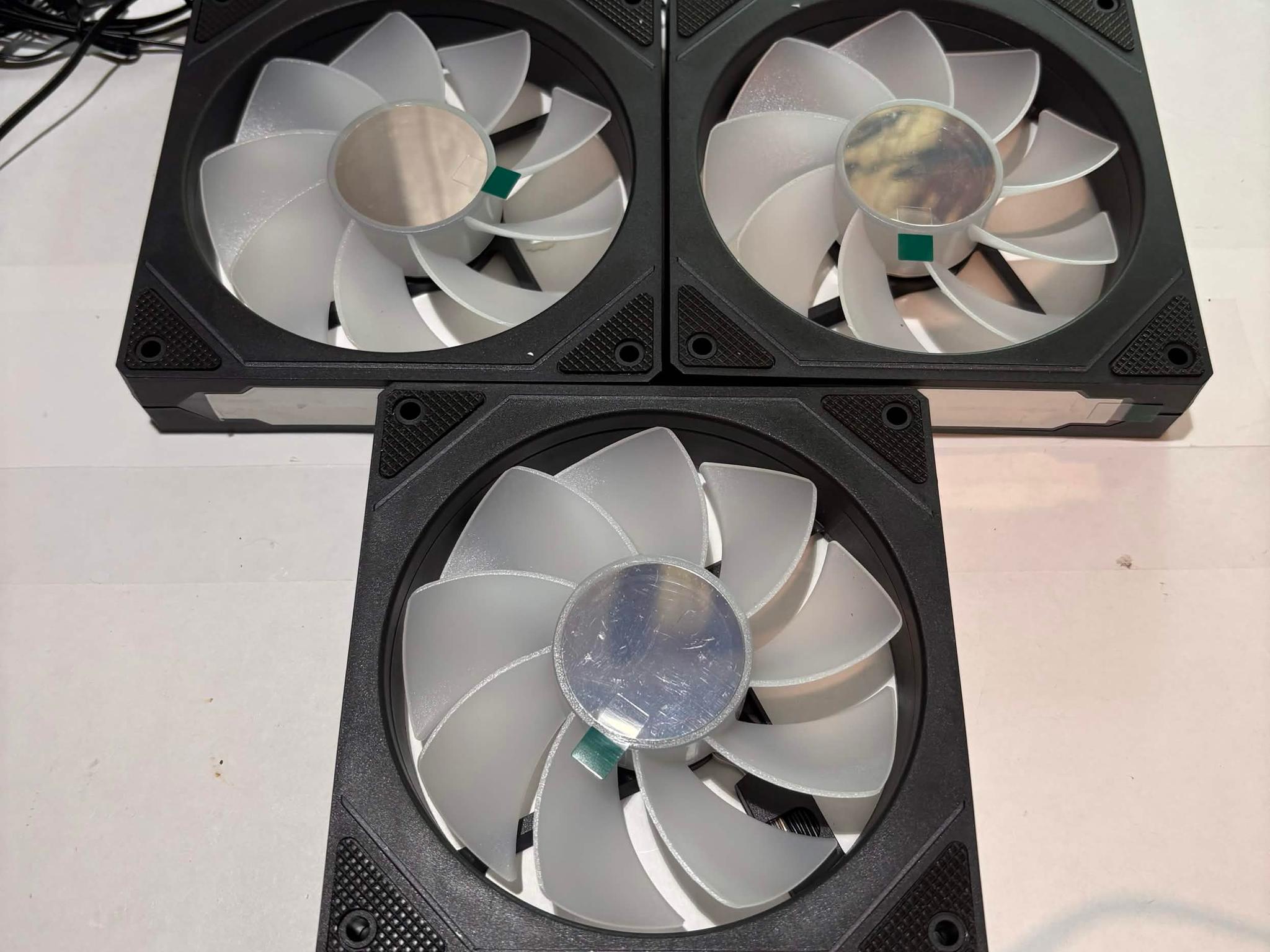 Jungle Leopard Prism 4 PRO Black ARGB PWM Fans – 3 Pack