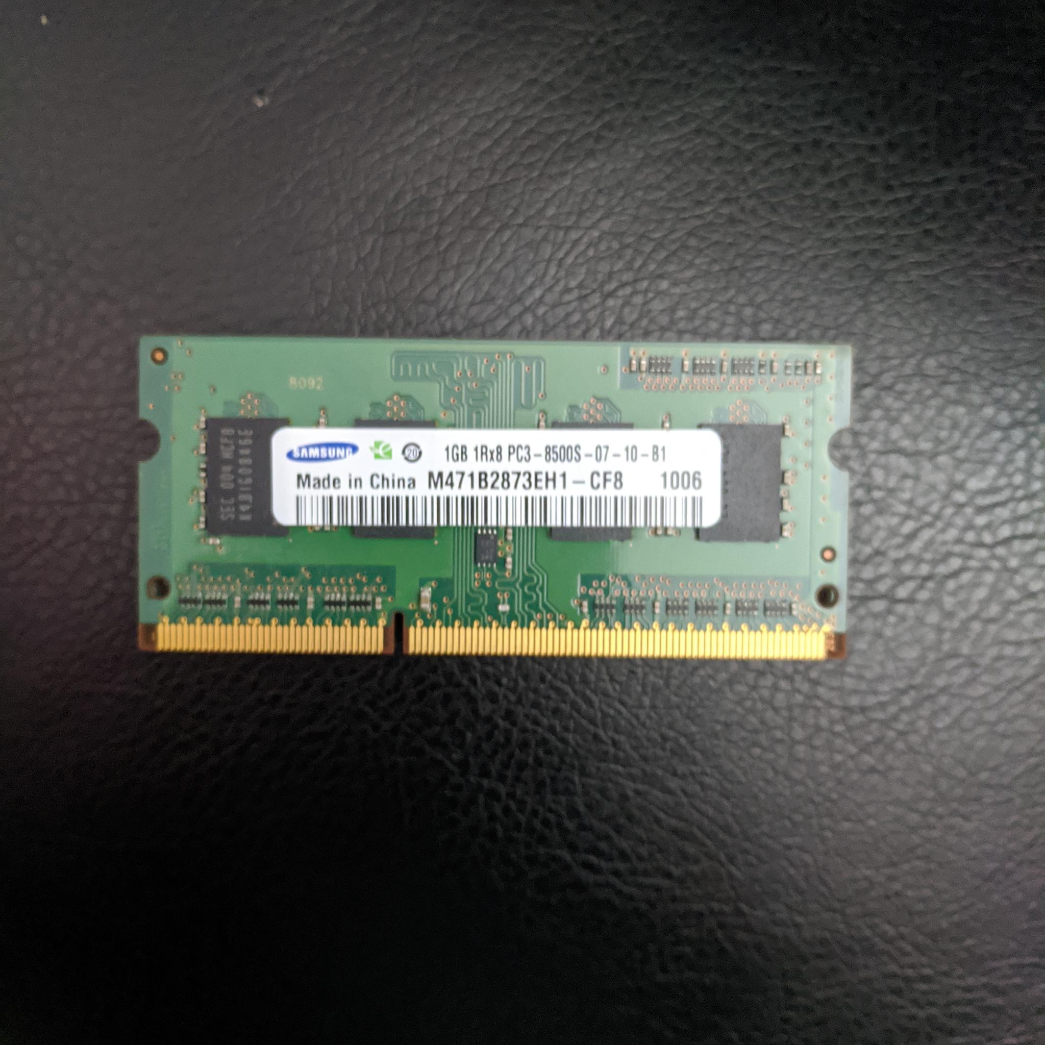 2X Samsung 1GB Sticks of DDR3 RAM (SO-DIMM) 1066MHz