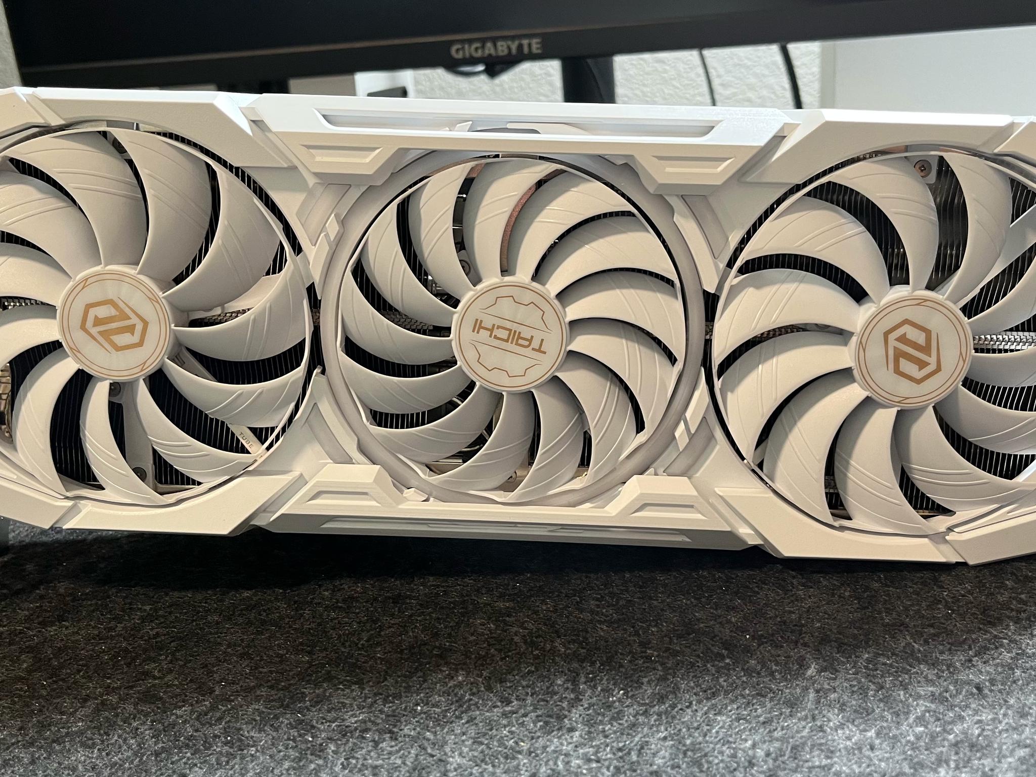 **SALE** RX 7900 XTX TAICHI WHITE 24GB OC AMD RADEON