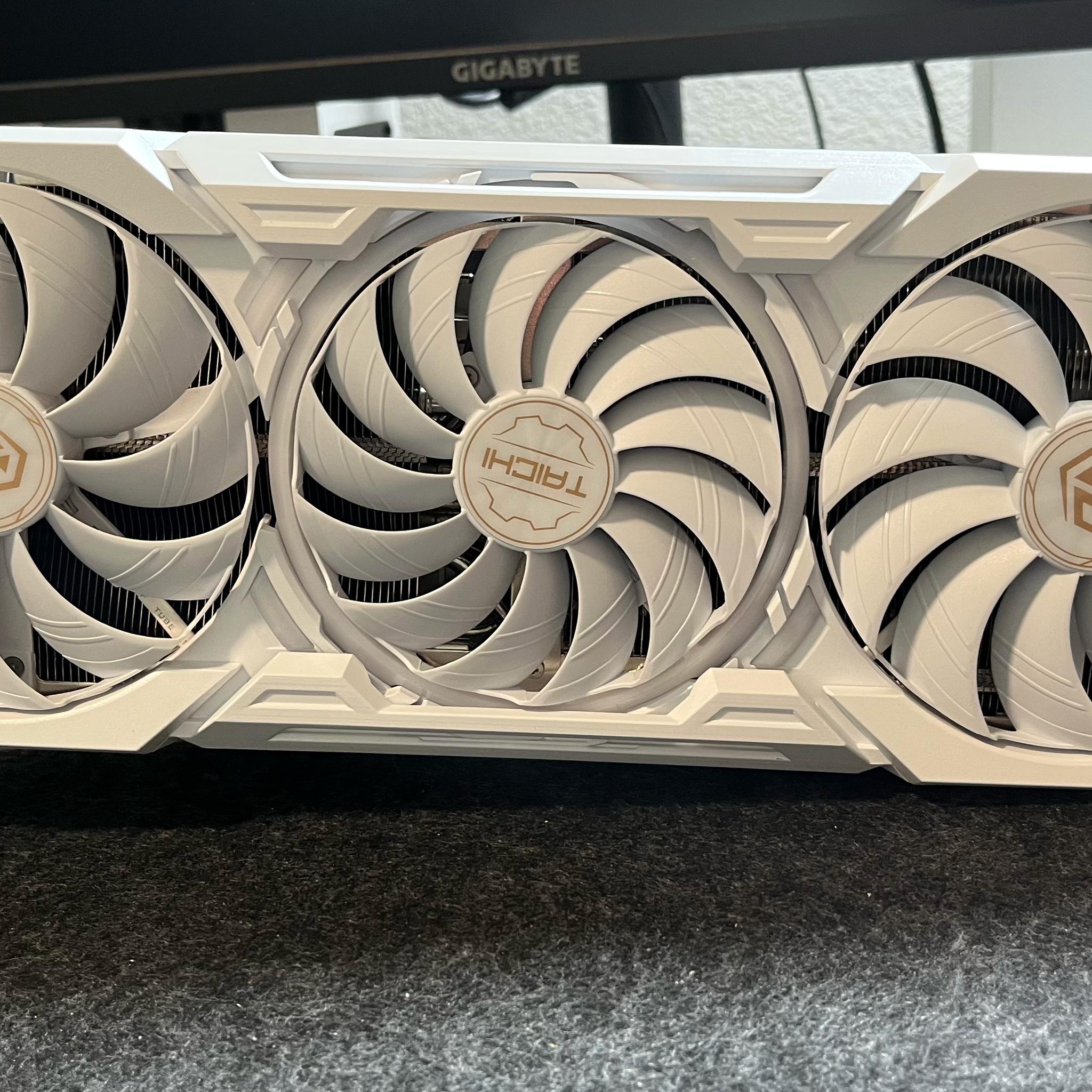 **SALE** RX 7900 XTX TAICHI WHITE 24GB OC AMD RADEON