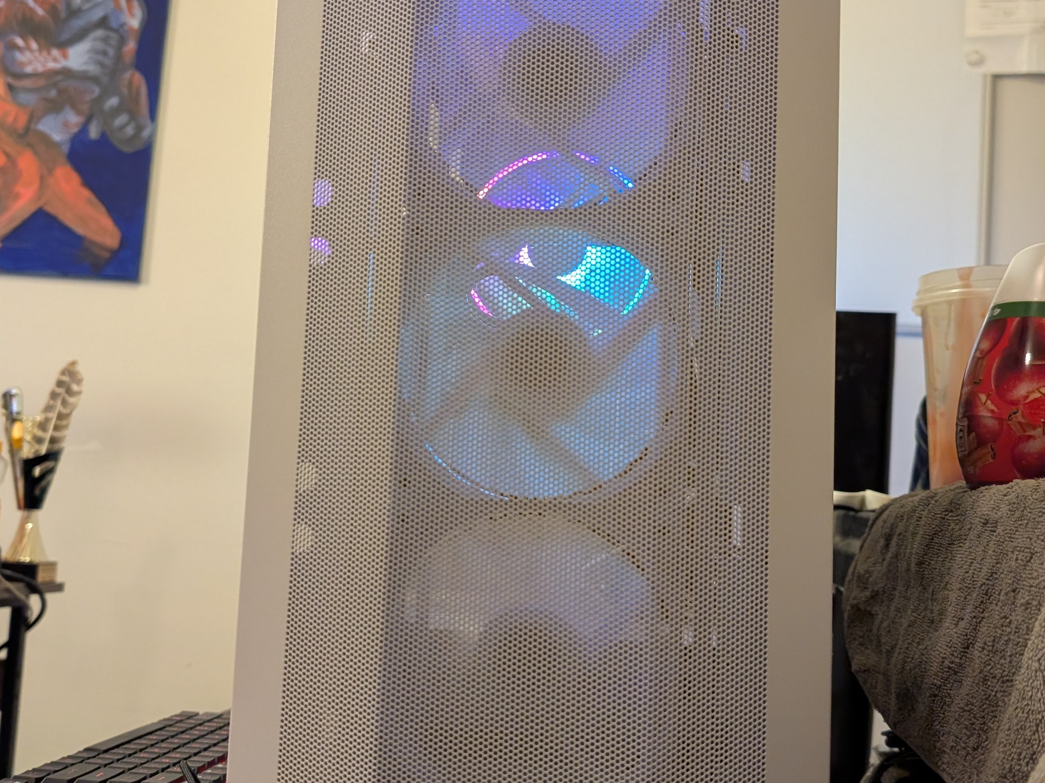 White Tempered Glass Ryzen 7 7700X 8-core RTX 3060 12GB 32GB DDR5