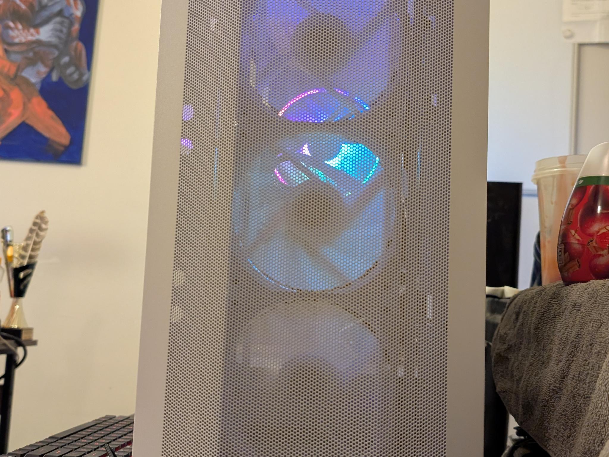 White Tempered Glass Ryzen 7 7700X 8-core RTX 3060 12GB 32GB DDR5