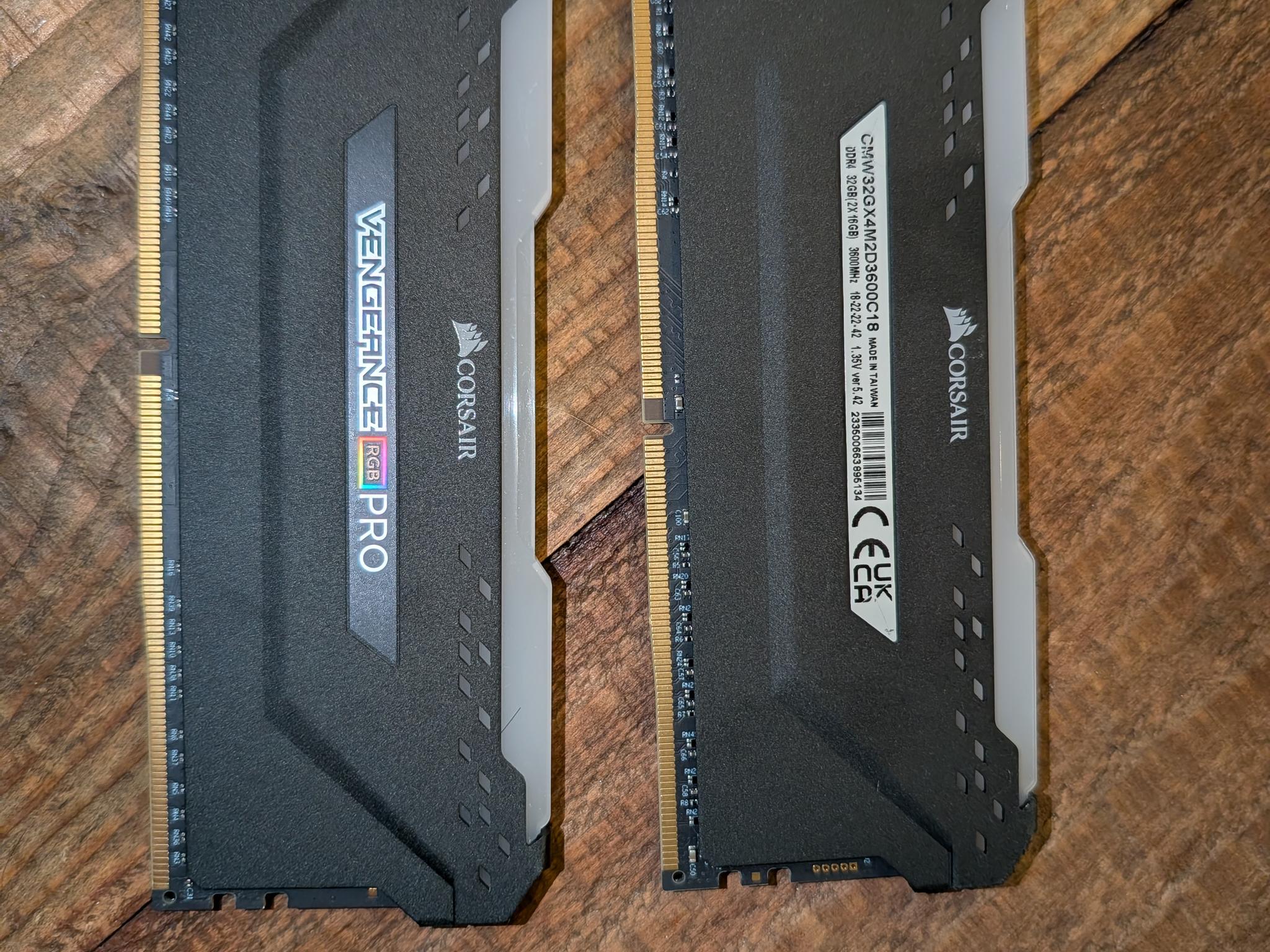 Corsair Vengeance RBG Pro 32 GB 3600 MHz (16GB x 2)