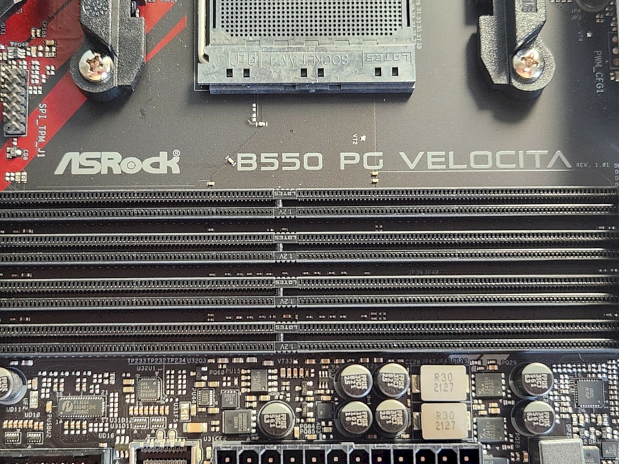 ASrock B550 PG Velocita + Intel AX210 Wifi 6E card + Asus Wifi 6E antenna