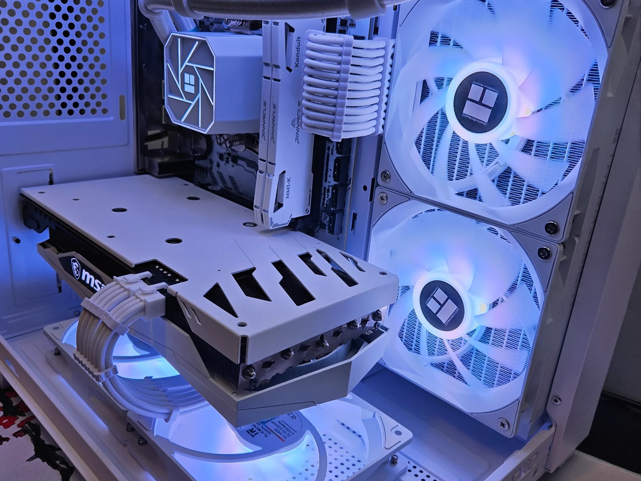Liquid cooled Arctic Rig Ryzen 5 / 32GB DDR4/  2TB SSD / RTX 3060 12GB