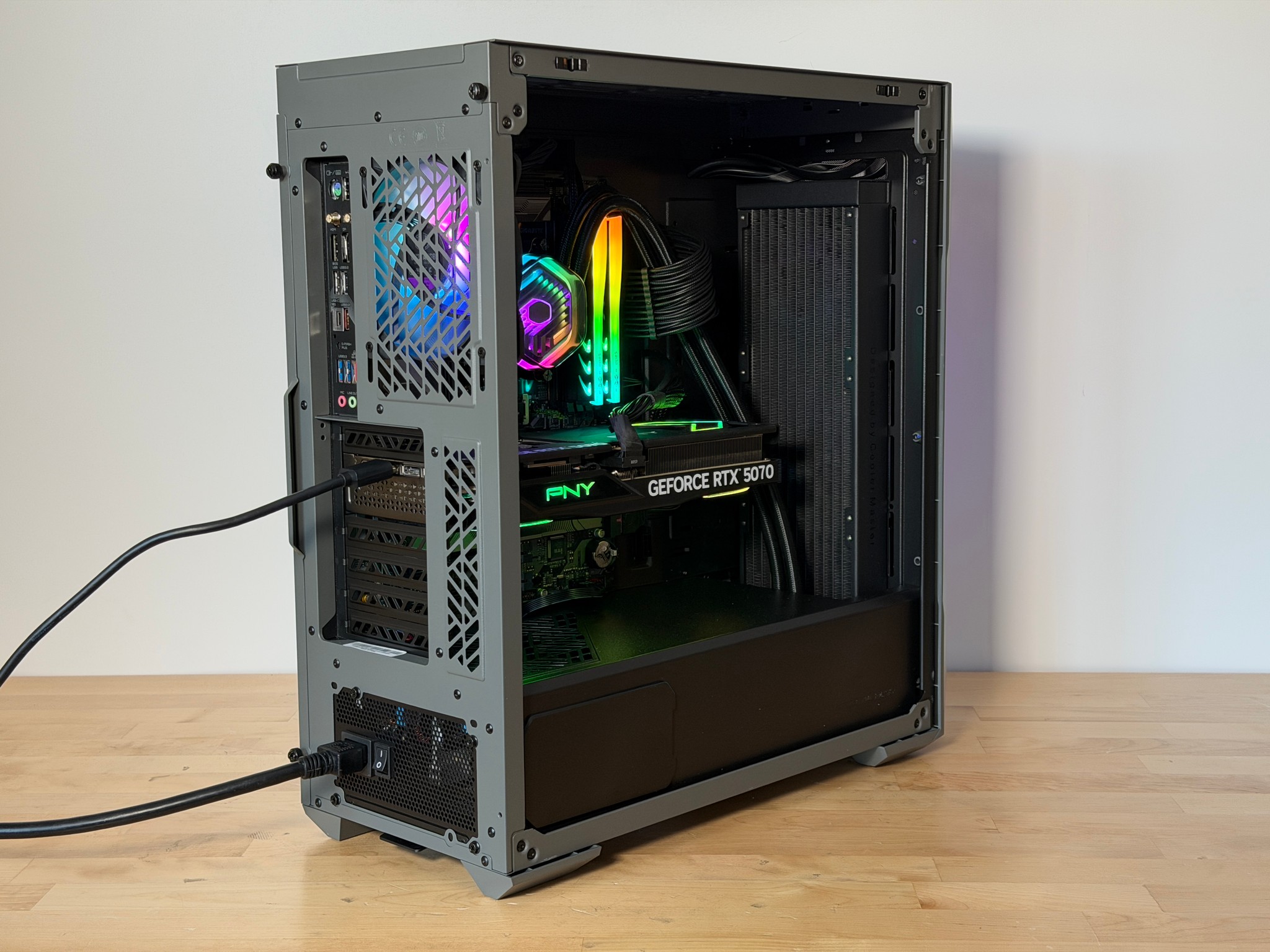 RTX 5070 Ryzen 5 7600x3d Gaming PC
