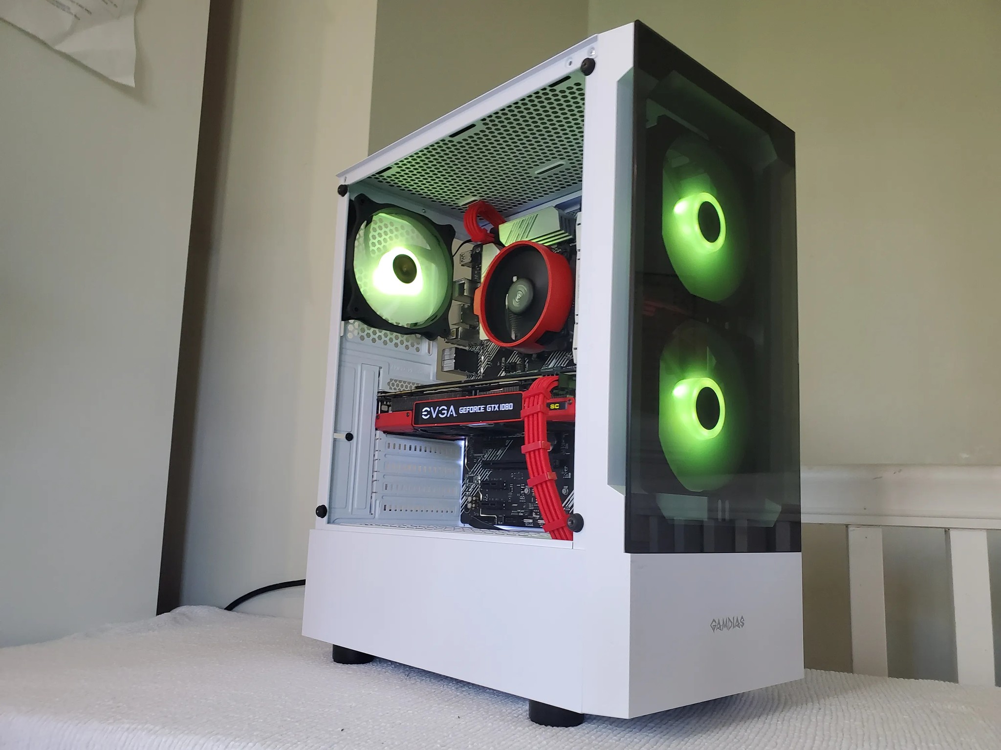 Red Ryzen 5 / GTX 1080 build