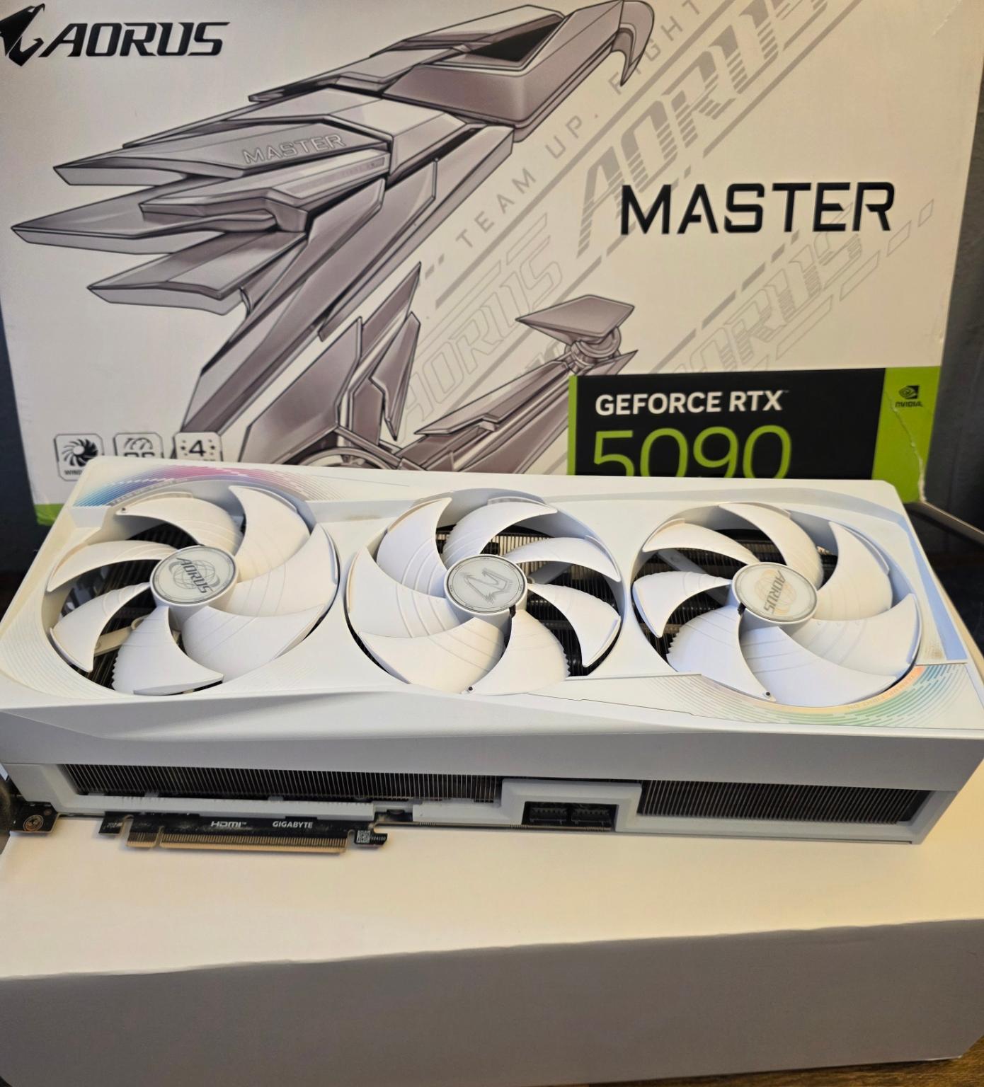 GIGABYTE AORUS GeForce RTX 5090 MASTER ICE 32G - Image 5