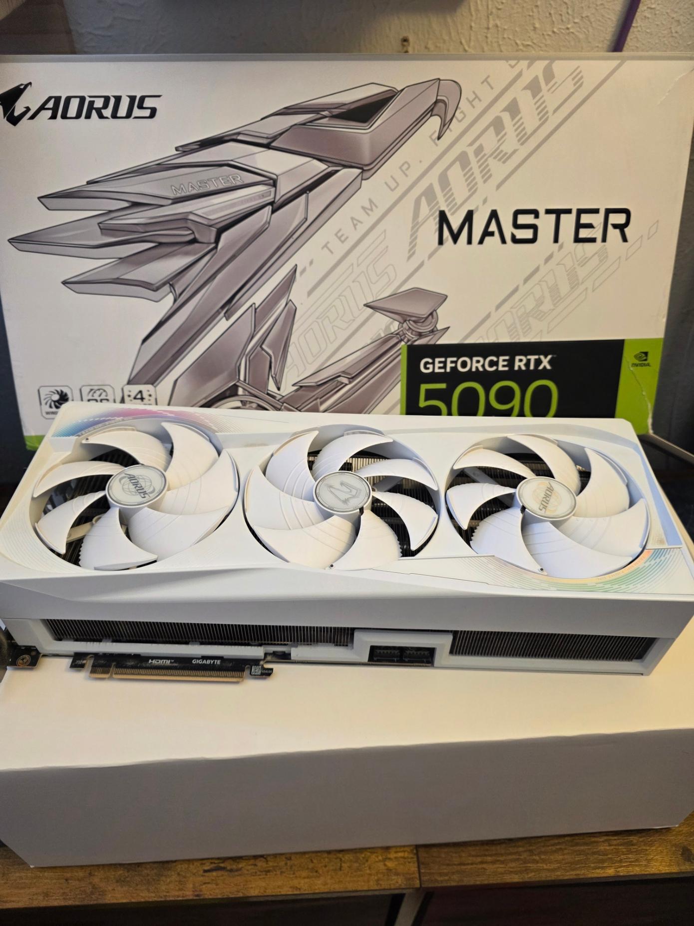 GIGABYTE AORUS GeForce RTX 5090 MASTER ICE 32G
