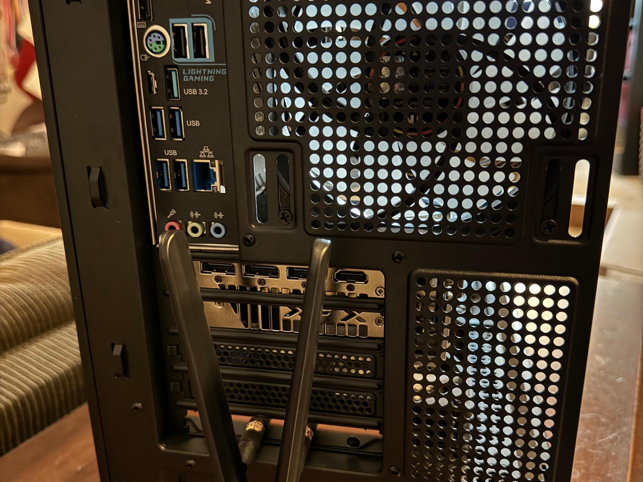 Ryzen 7 5800X3D (= i7-13700K) + RX 6800 XT (= RTX 3080) Gaming PC, 32 GB of RAM, 2 TB of storage