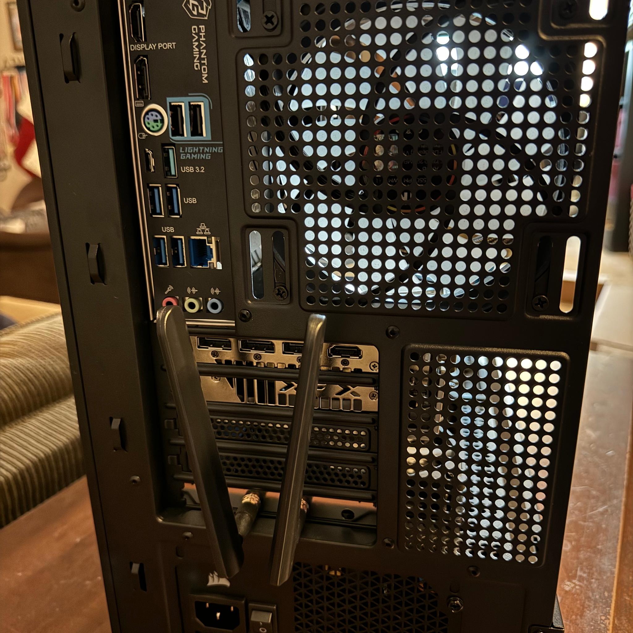 Ryzen 7 5800X3D (= i7-13700K) + RX 6800 XT (= RTX 3080) Gaming PC, 32 GB of RAM, 2 TB of storage