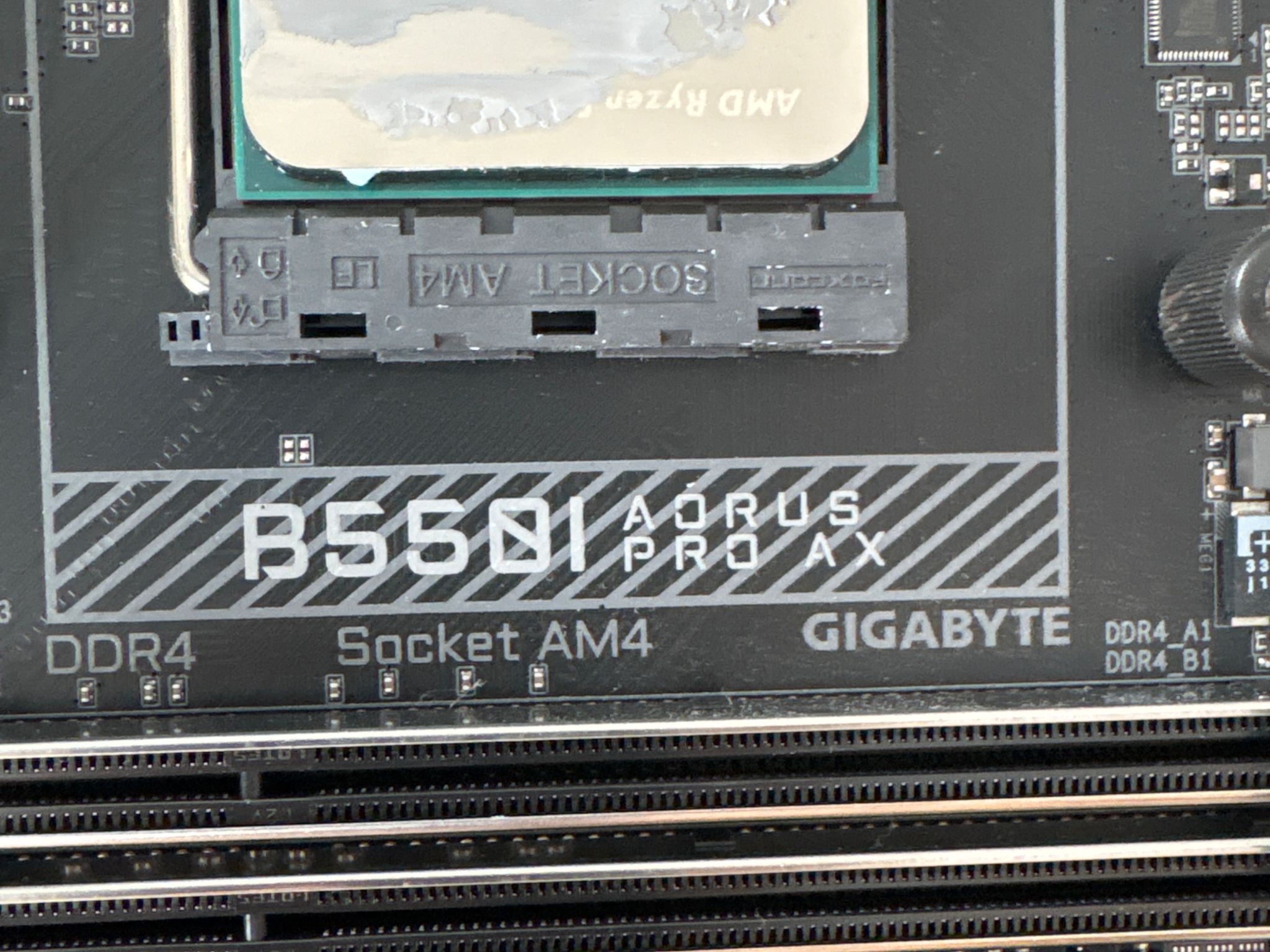 Aorus Ax Pro B550i + Ryzen 5 5600x