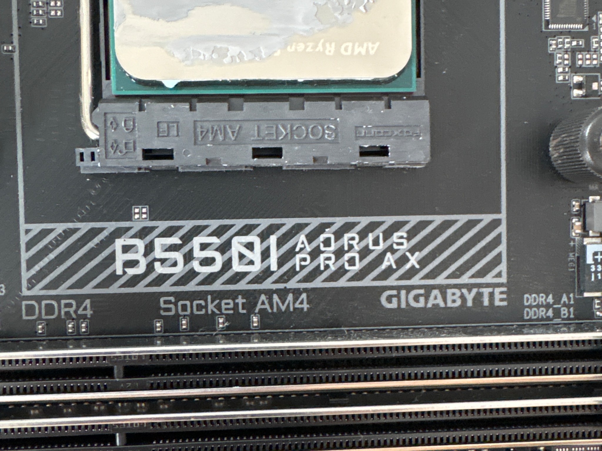 Aorus Ax Pro B550i + Ryzen 5 5600x