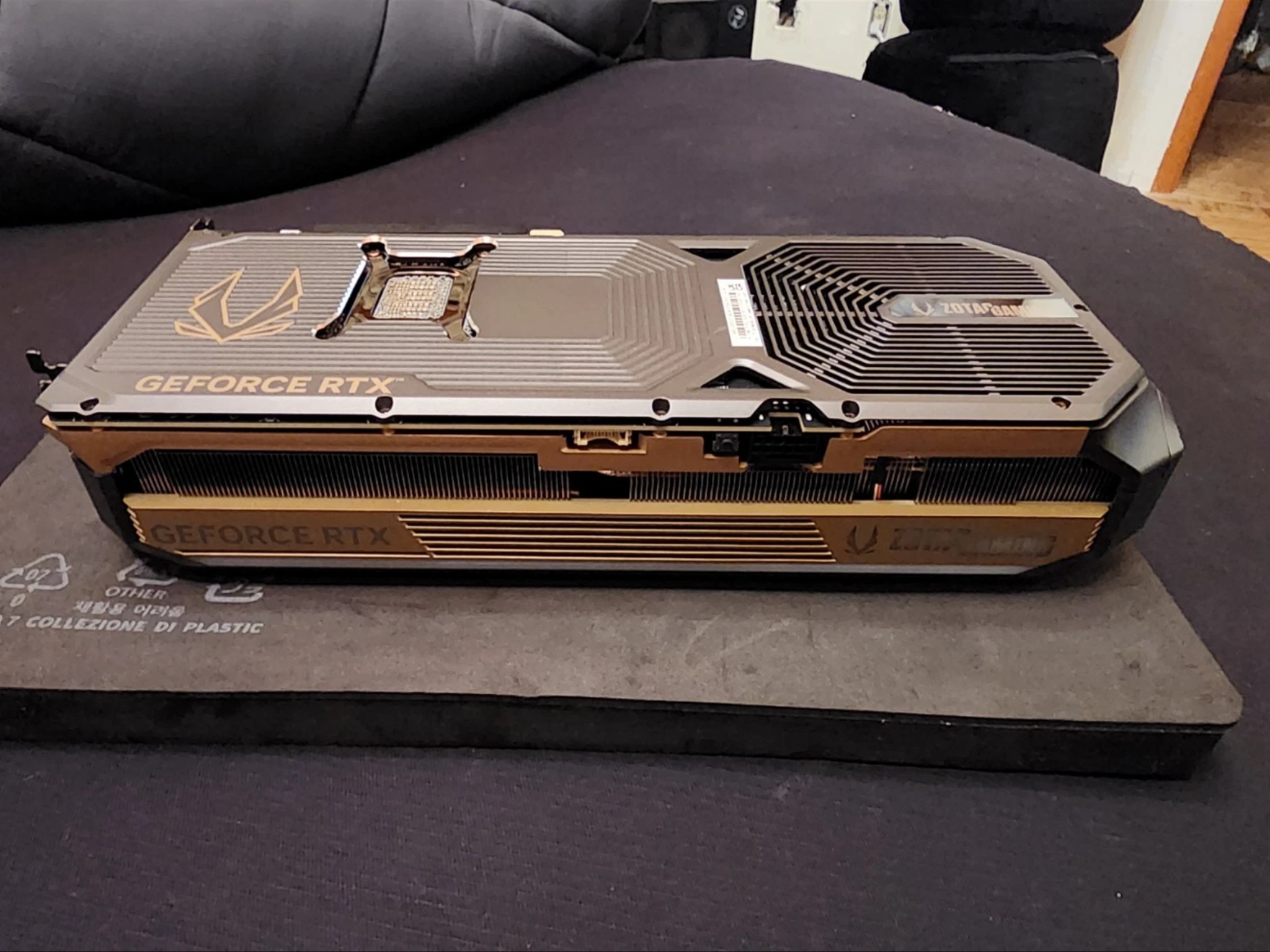 ZOTAC GAMING GeForce RTX 5080 AMP Extreme INFINITY ULTRA