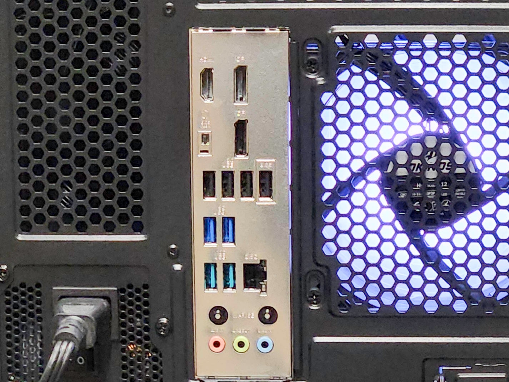 RTX 5070 | Custom 🎮 Gaming & 🎥 Streaming Liquid Cooled PC | Ryzen 7 7800X3D | 2TB SSD | 32GB DDR5