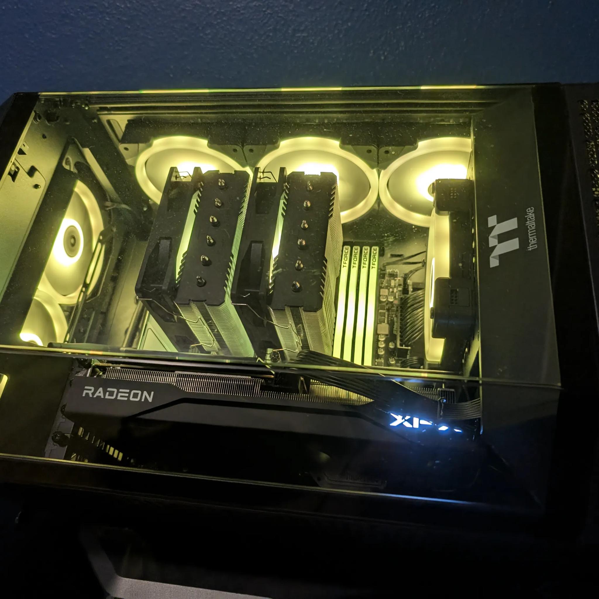 🍁Tower 300🍁 9060 XT 16GB + 5700X3D