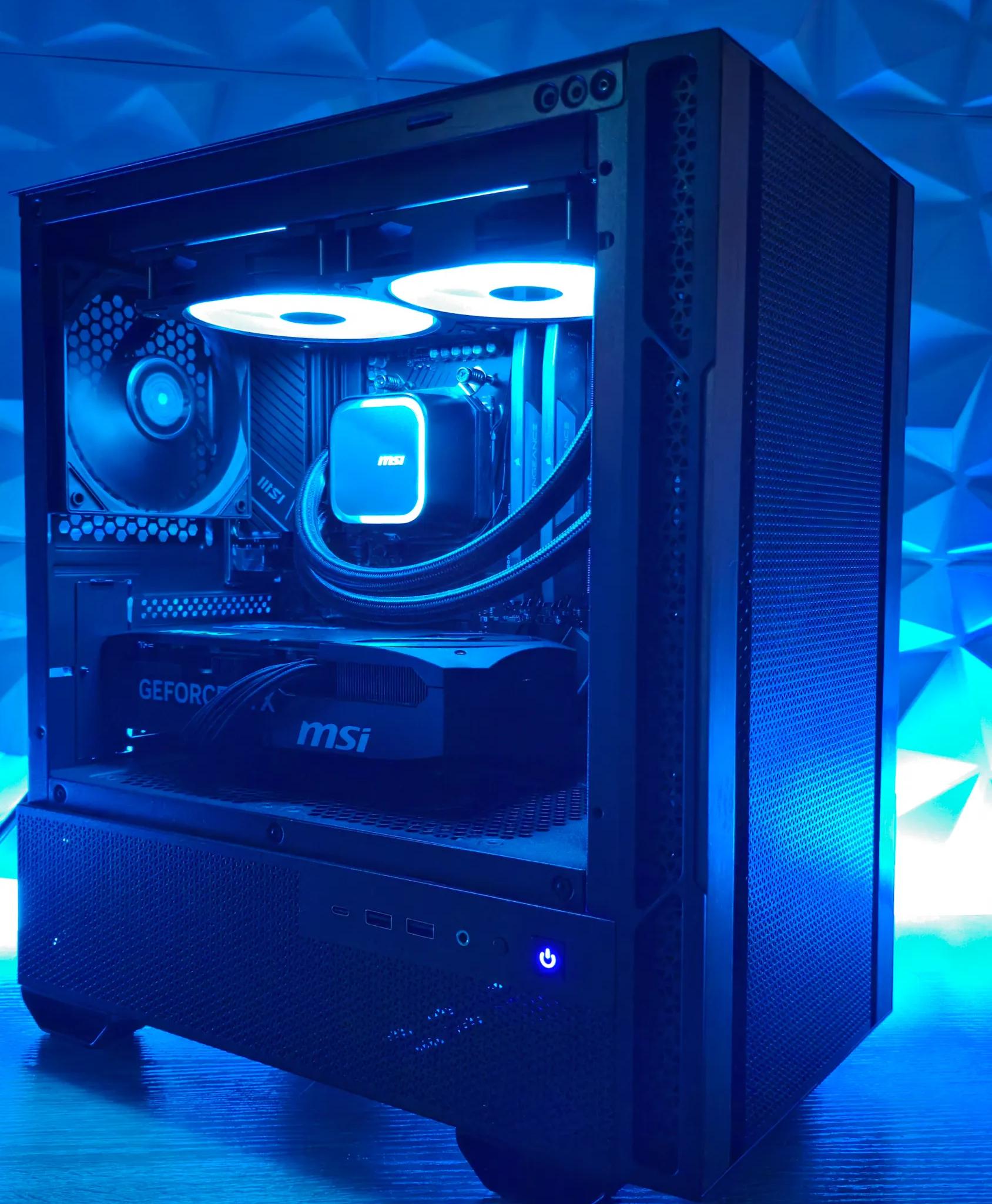 New GeForce RTX 5070 with AMD Ryzen 7600x 32GB DDR5 RAM WiFi