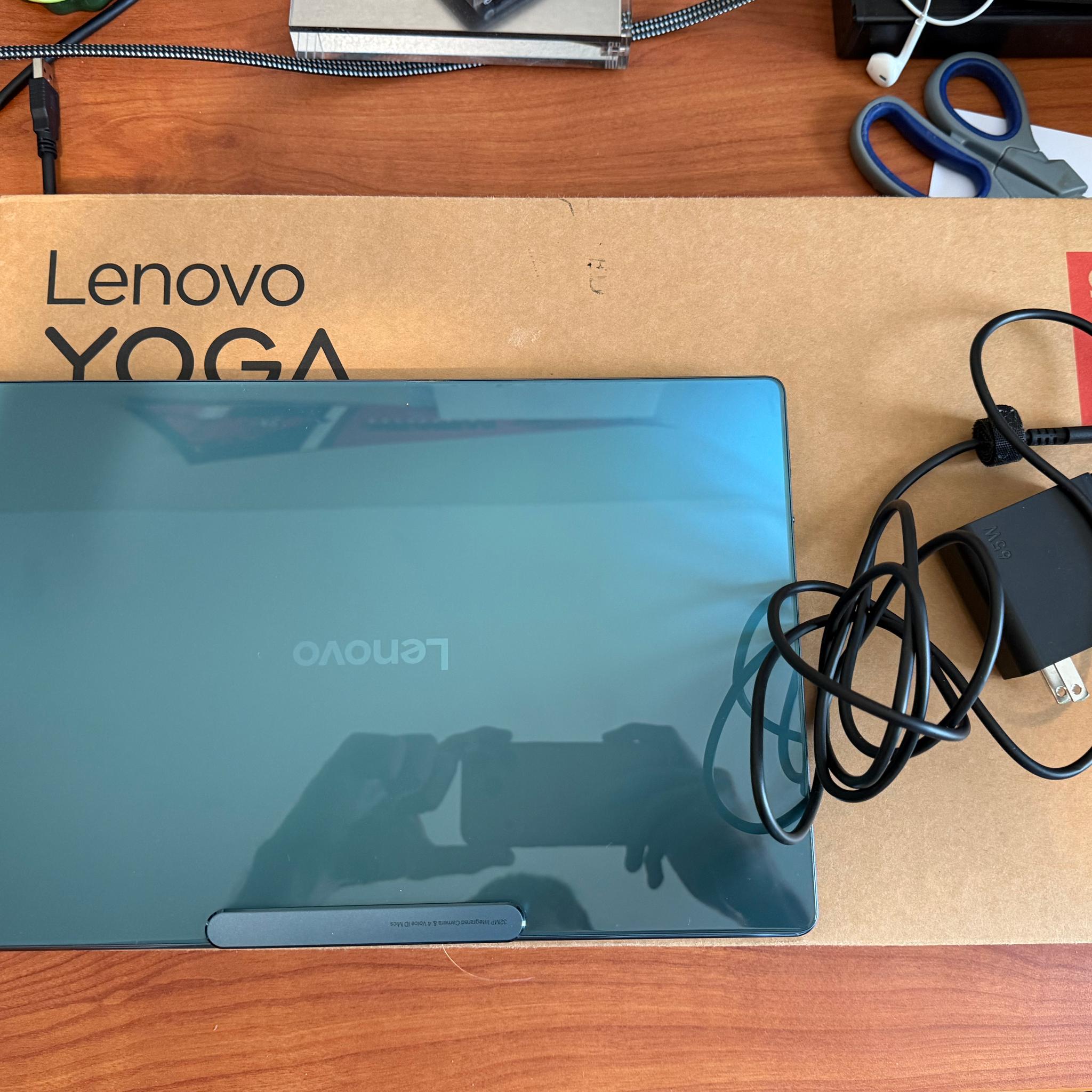 Lenovo Yoga Slim 9i Copilot+ 14" 4K 120Hz OLED Touch Intel Ultra 7 258 32GB 1TB