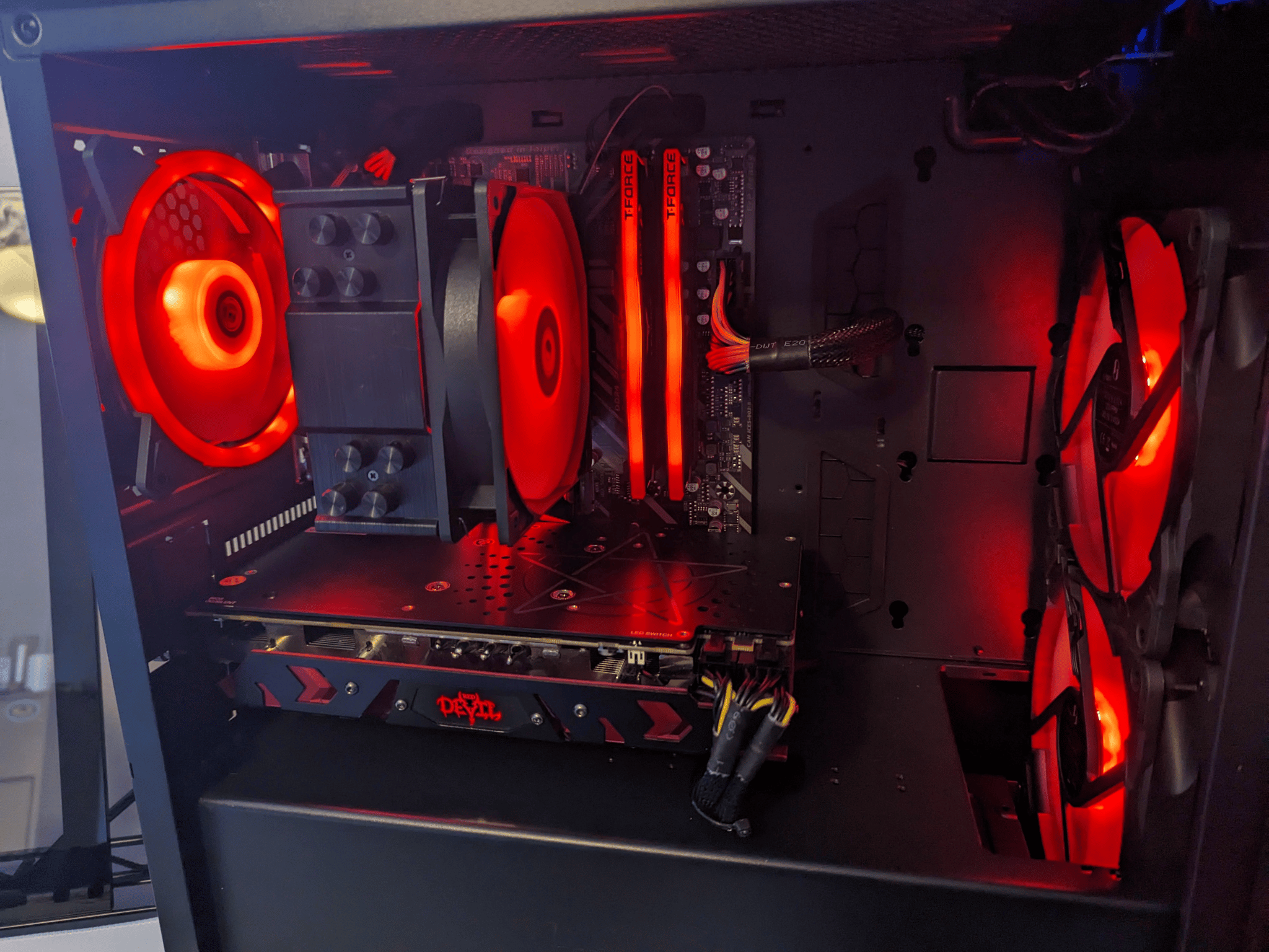 Mid level gaming PC Ryzen 7 5800X, 16GB DDR4, 1TB SSD, RX 580 8GB
