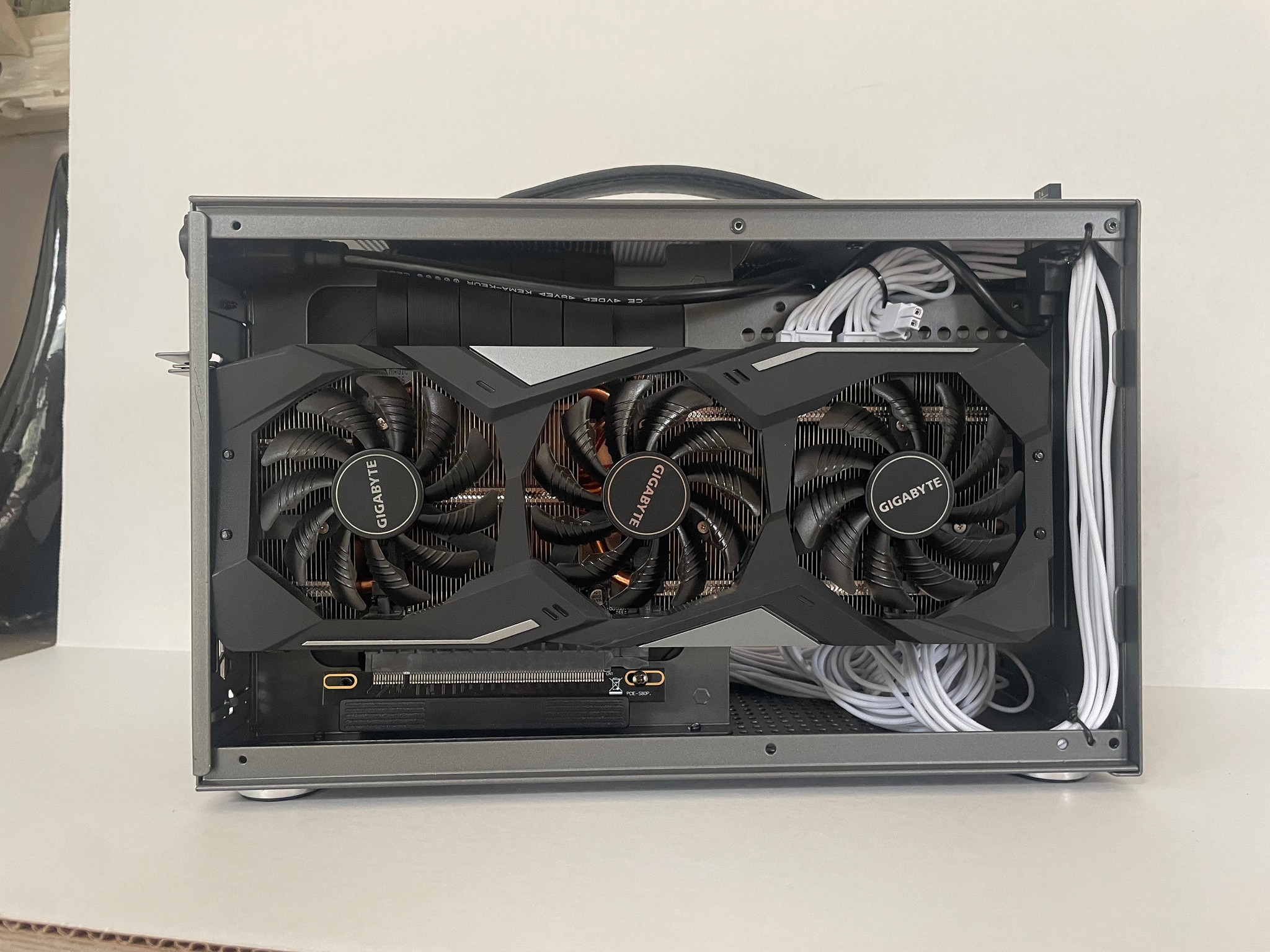 i5-12400 + RX 5700 XT || LGA 1700 ITX SMALL FORM FACTOR Portable w/ Leather Handle