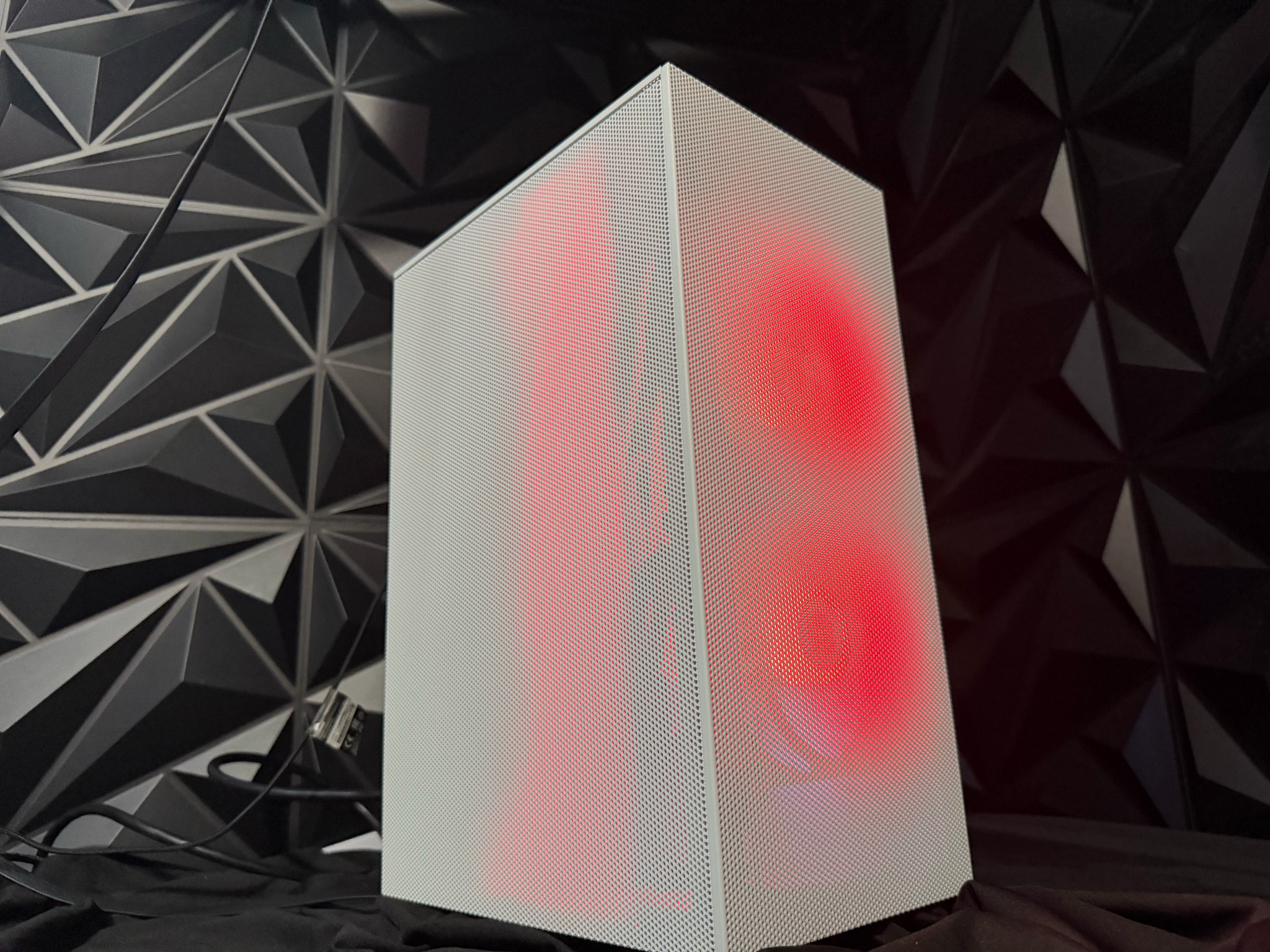 🥛❄️ THE MILK MINI ❄️🥛Ryzen 5 7500X3D| RX 9060XT 16 GB| 32 GB DDR5| 1 TB NVMe| 650W PSU