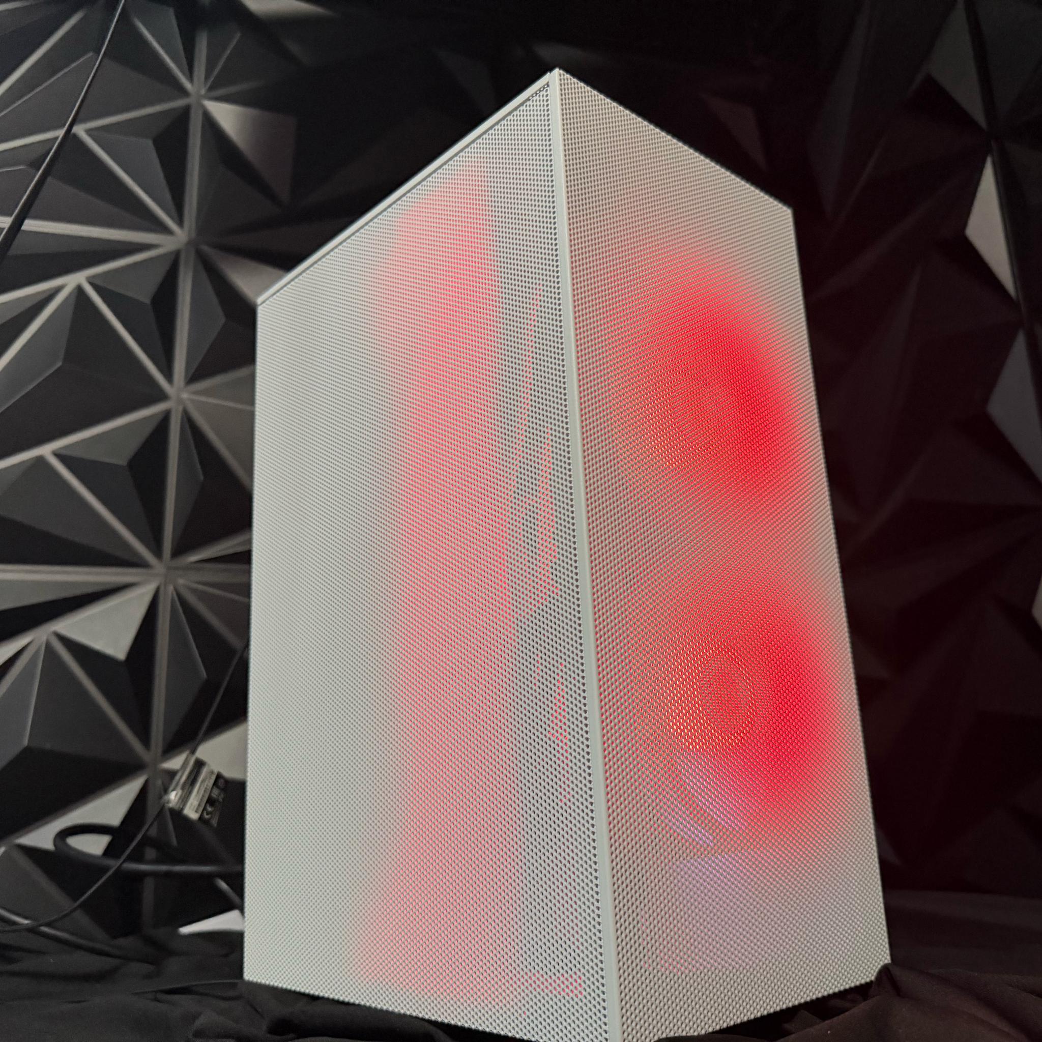 🥛❄️ THE MILK MINI ❄️🥛Ryzen 5 7500X3D| RX 9060XT 16 GB| 32 GB DDR5| 1 TB NVMe| 650W PSU
