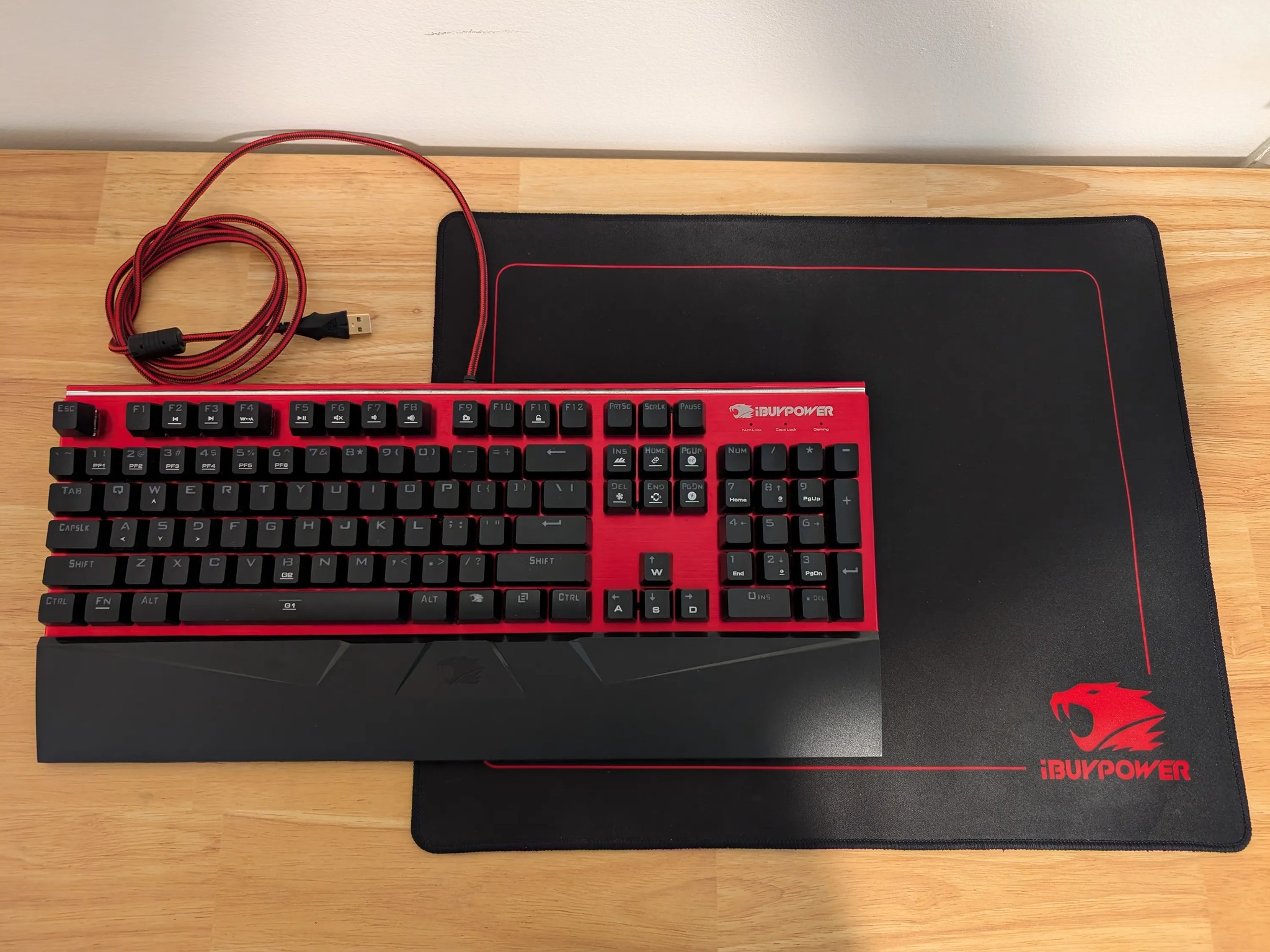 iBuyPower Case, Keyboard, and Mouse pad