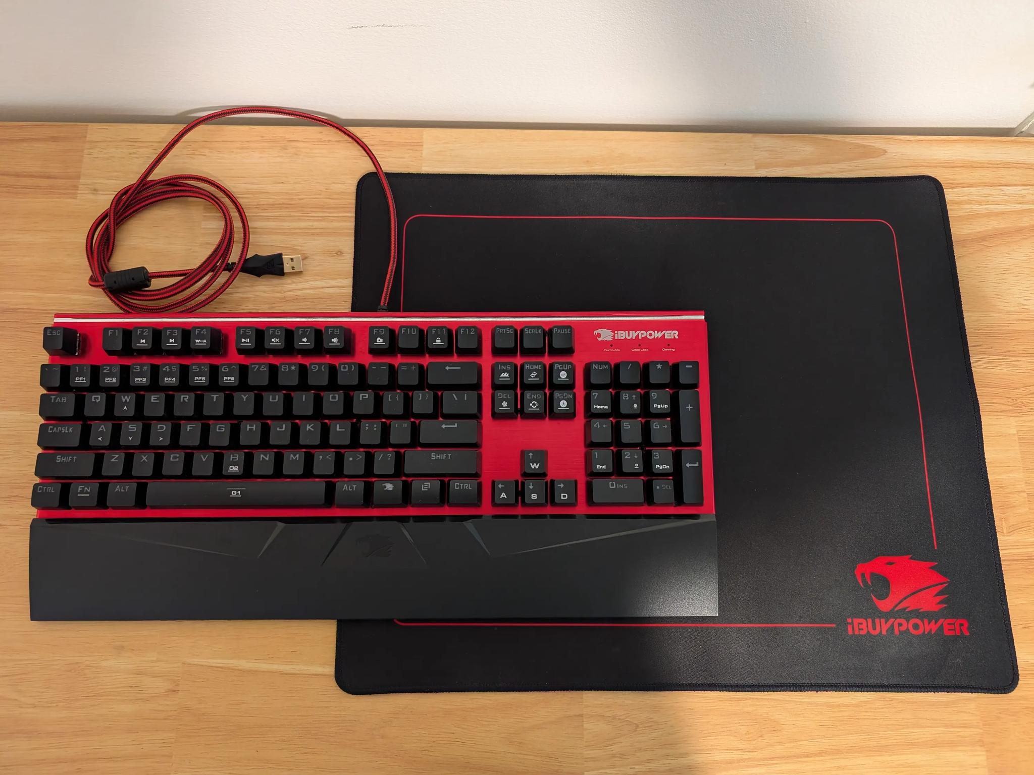 iBuyPower Case, Keyboard, and Mouse pad