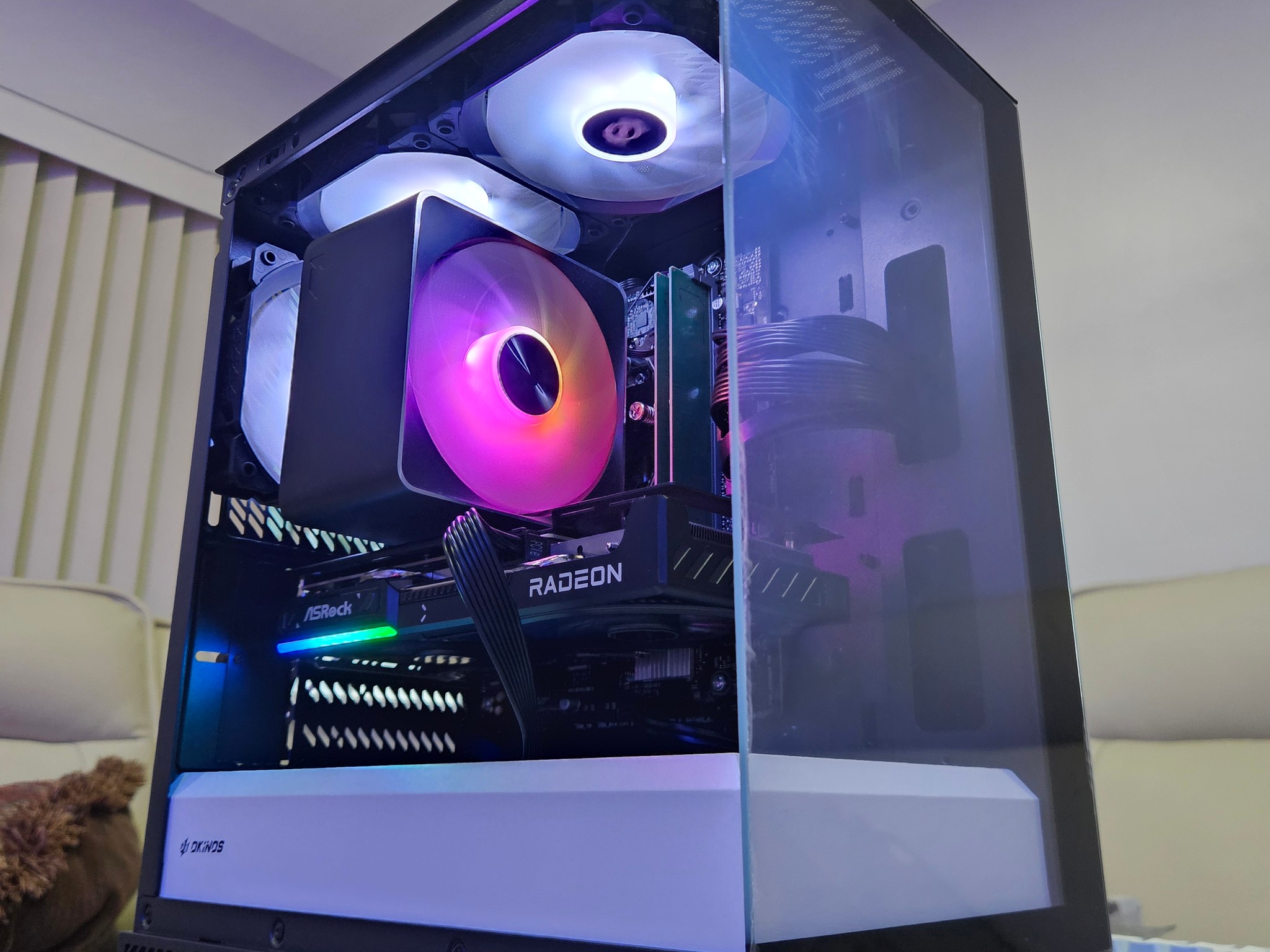 RX 9060 XT 16GB Gaming PC | 1440P Ready | i5 12400 | 16GB DDR5 | Aqua Uno | 2TB SSD | 750W Gold PSU