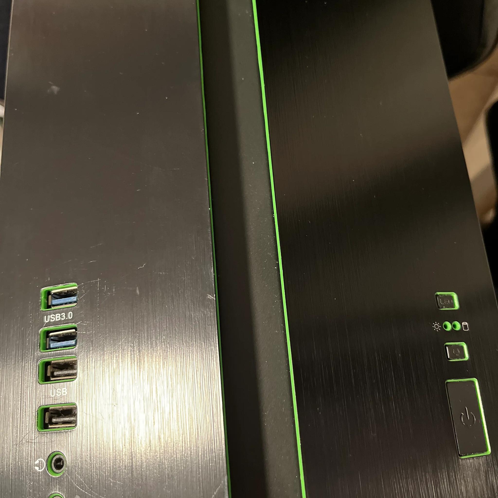 Gaming PC MSI GTX 1080 Intel i7 8700k Black and Green Full Tower 