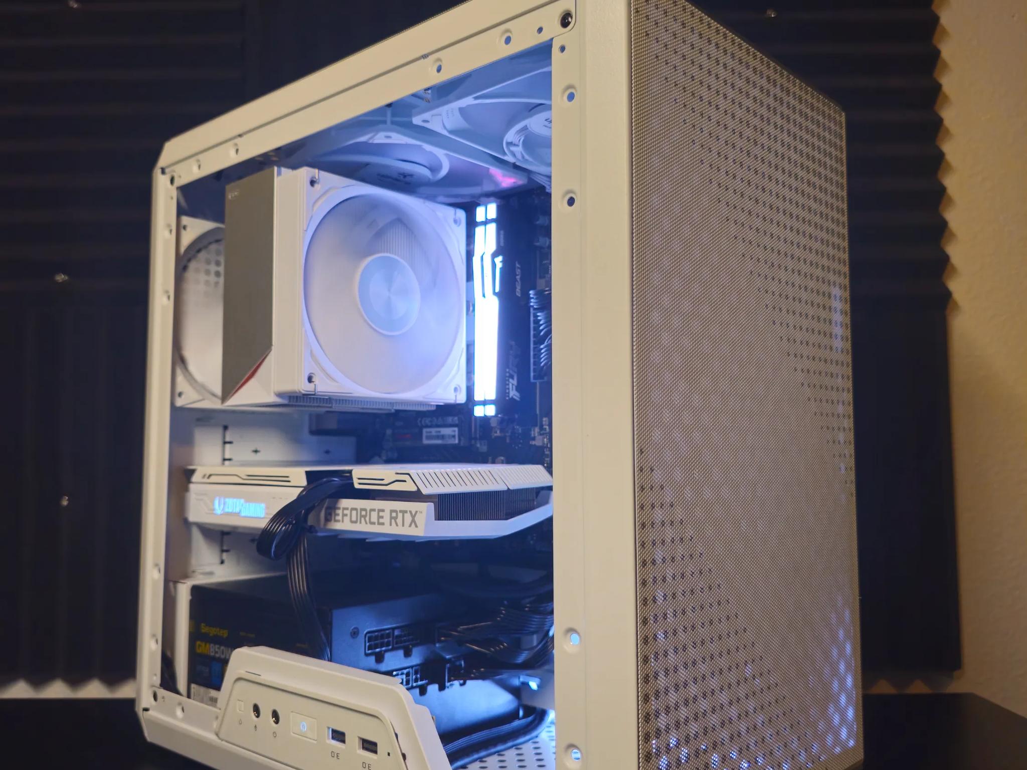 Icey / RTX 3060 12GB / Ryzen 5 8400f / 16GB DDR5 / 1TB SSD / MSI ZOTAC WHITE GAMING PC AM5